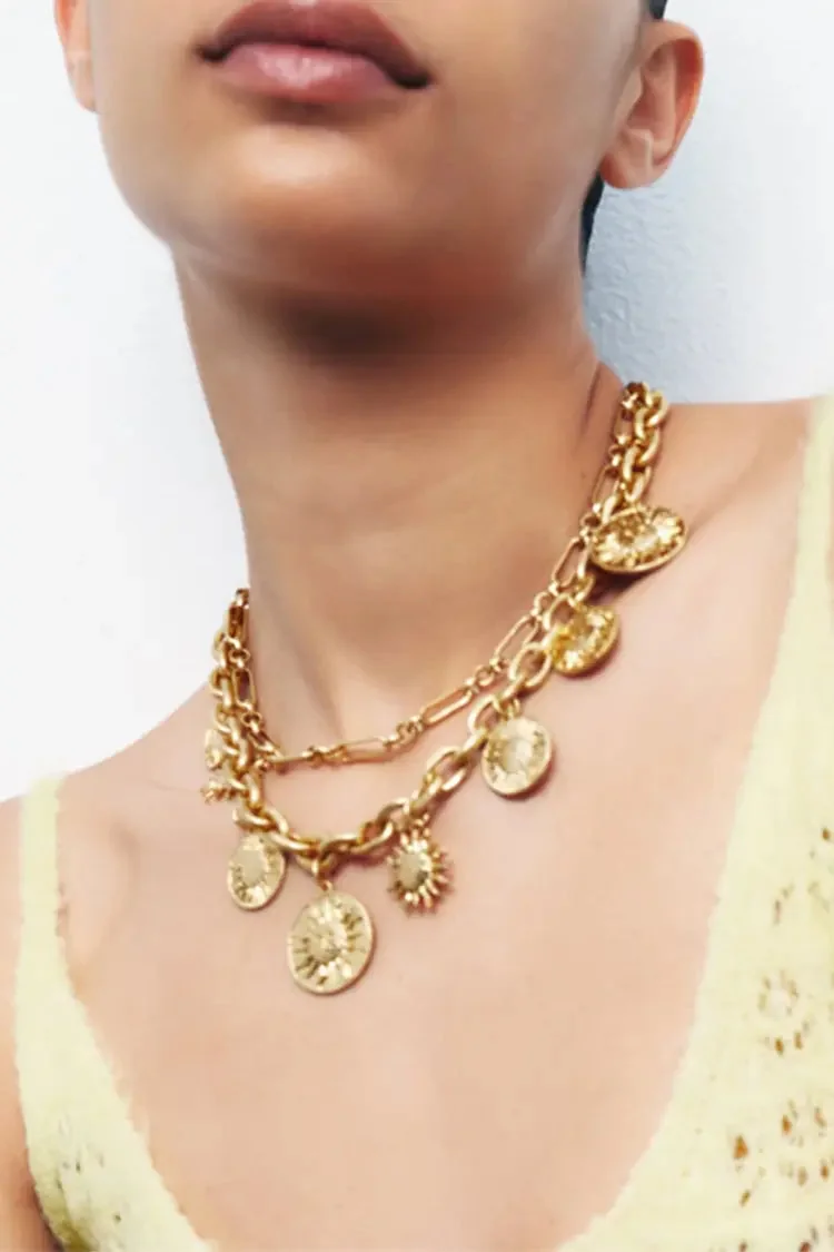 Golden Sun Pendant Necklace - Stylish Gold Chain Statement Jewelry