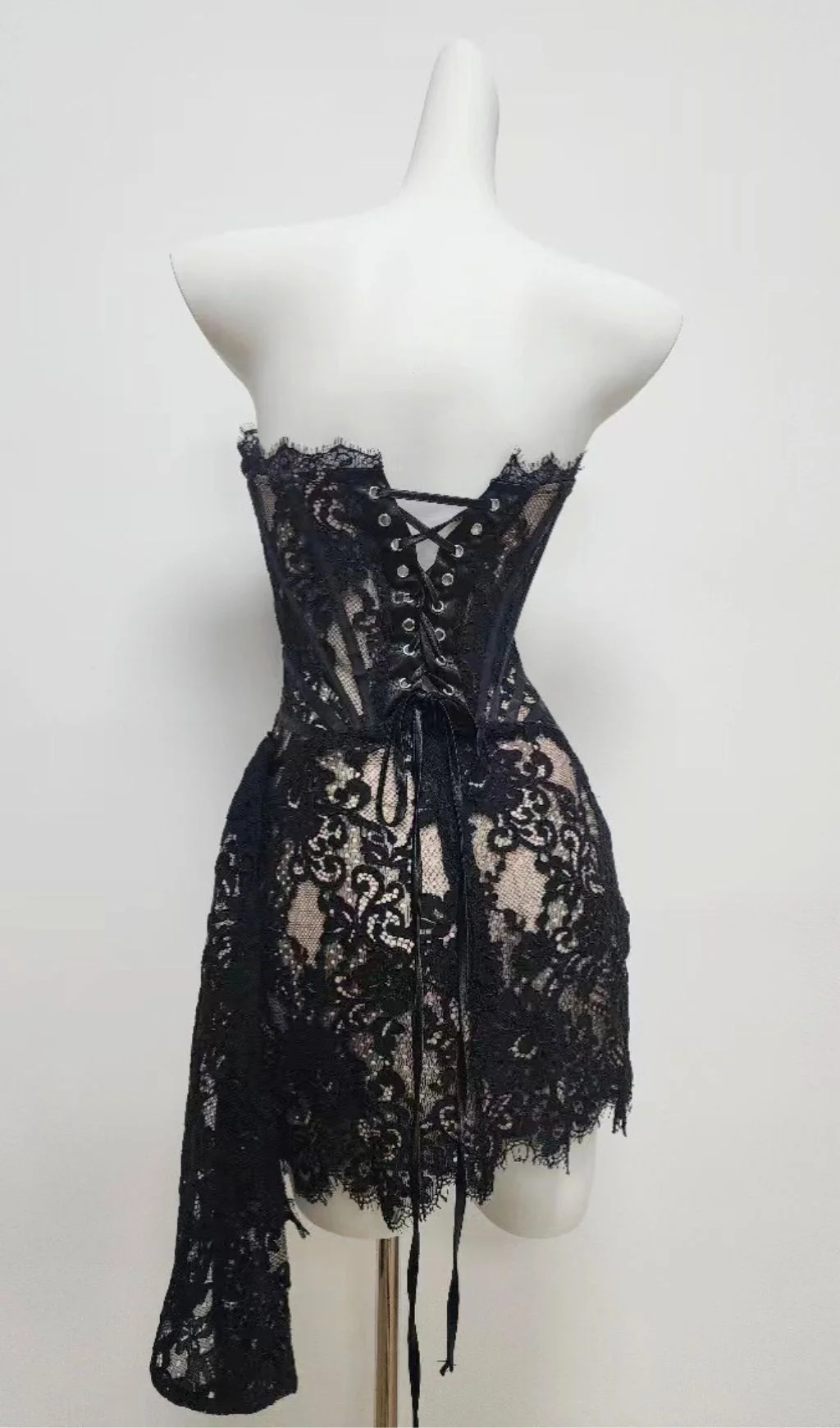 Black Strapless Lace Appliques Mini Dress - Elegant Night Out Attire