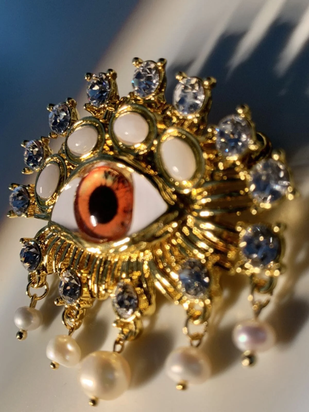 Pearl Embellished Eye Brooch - Vintage Elegance Design