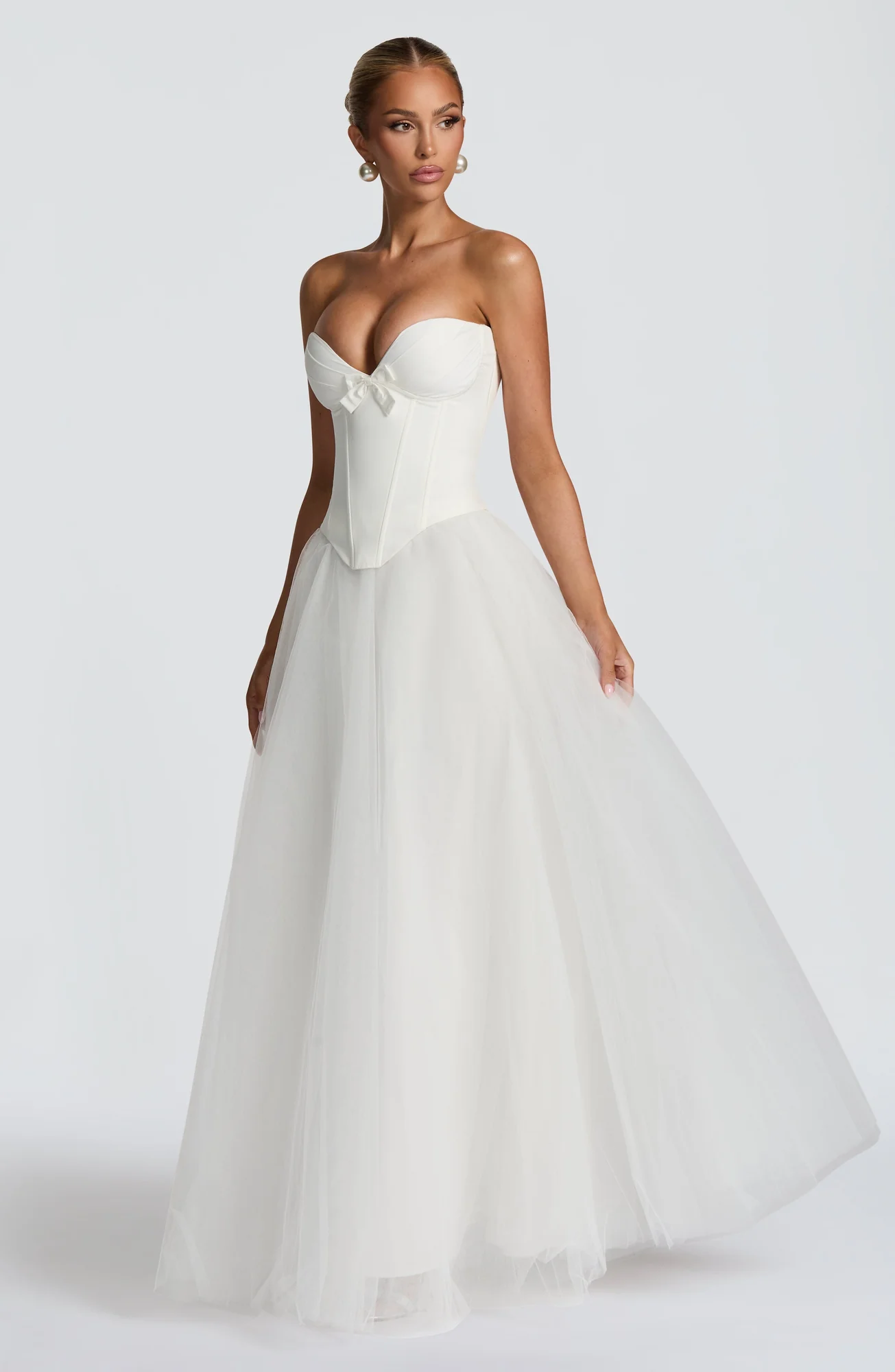 White Tulle Maxi Skirt - Elegant Mid-Rise Silhouette