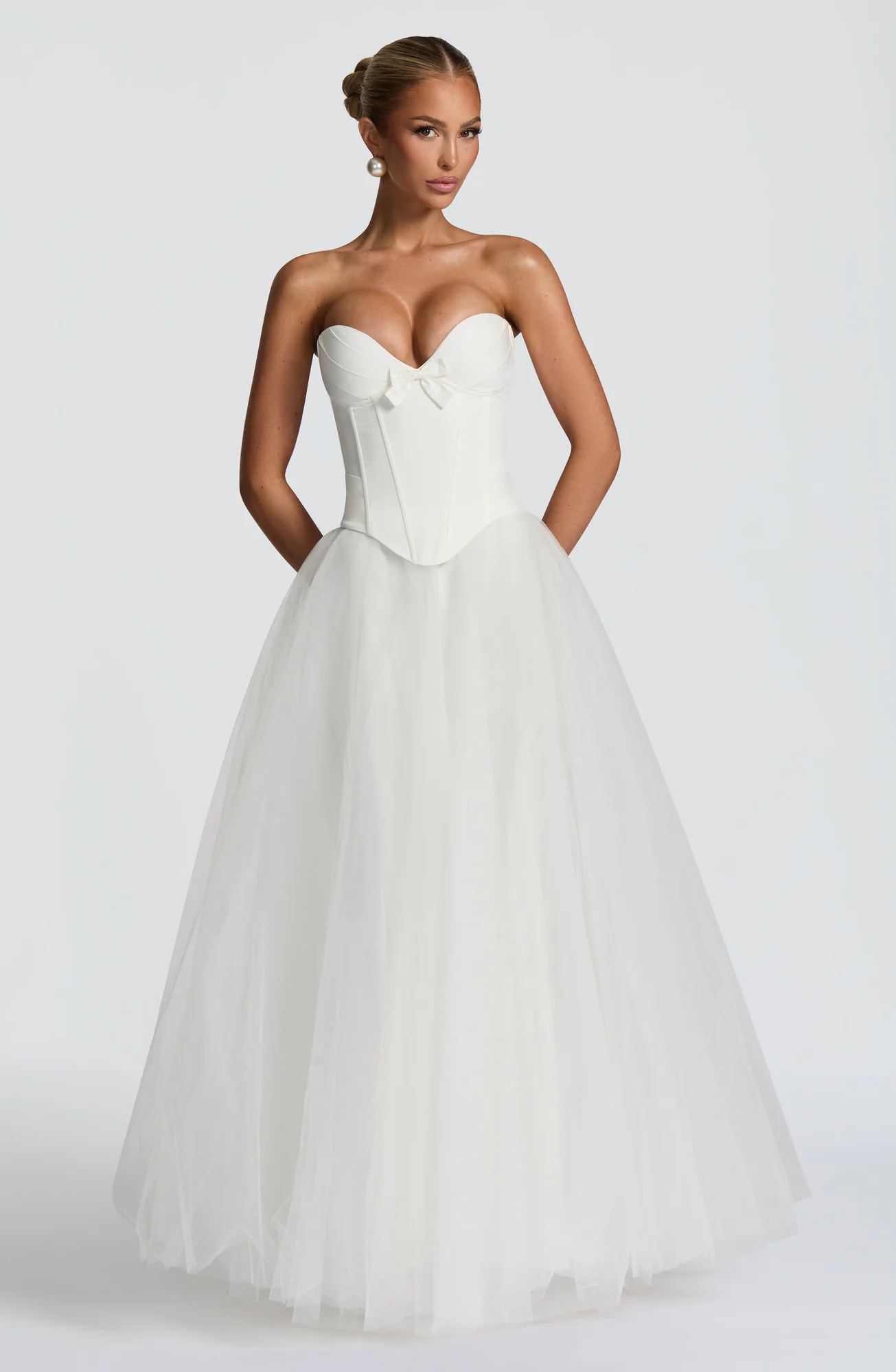 White Tulle Maxi Skirt - Elegant Mid-Rise Silhouette