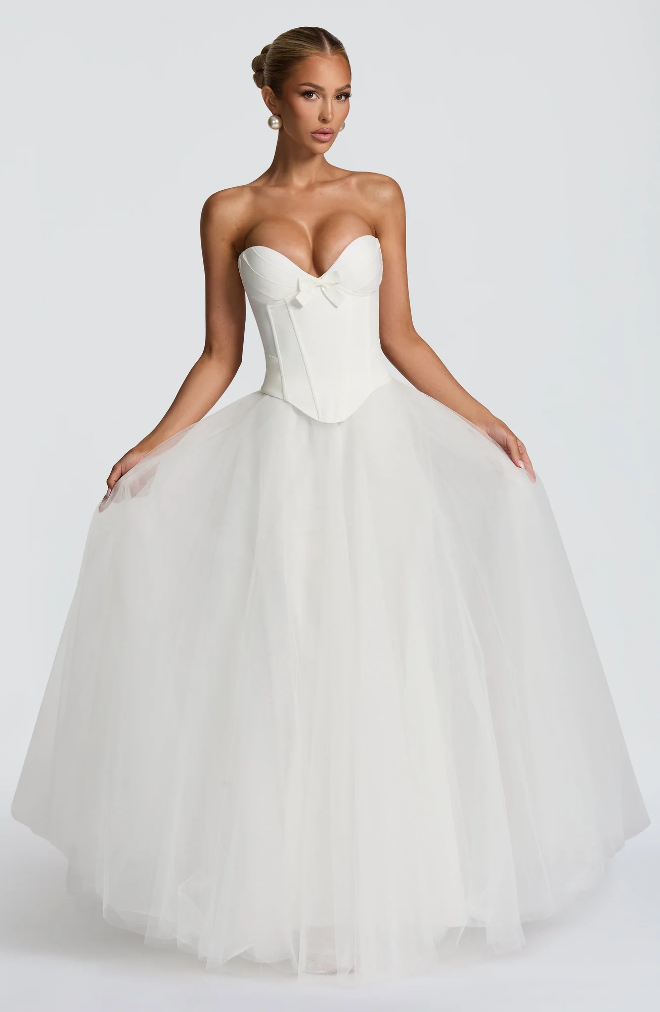 White Tulle Maxi Skirt - Elegant Mid-Rise Silhouette