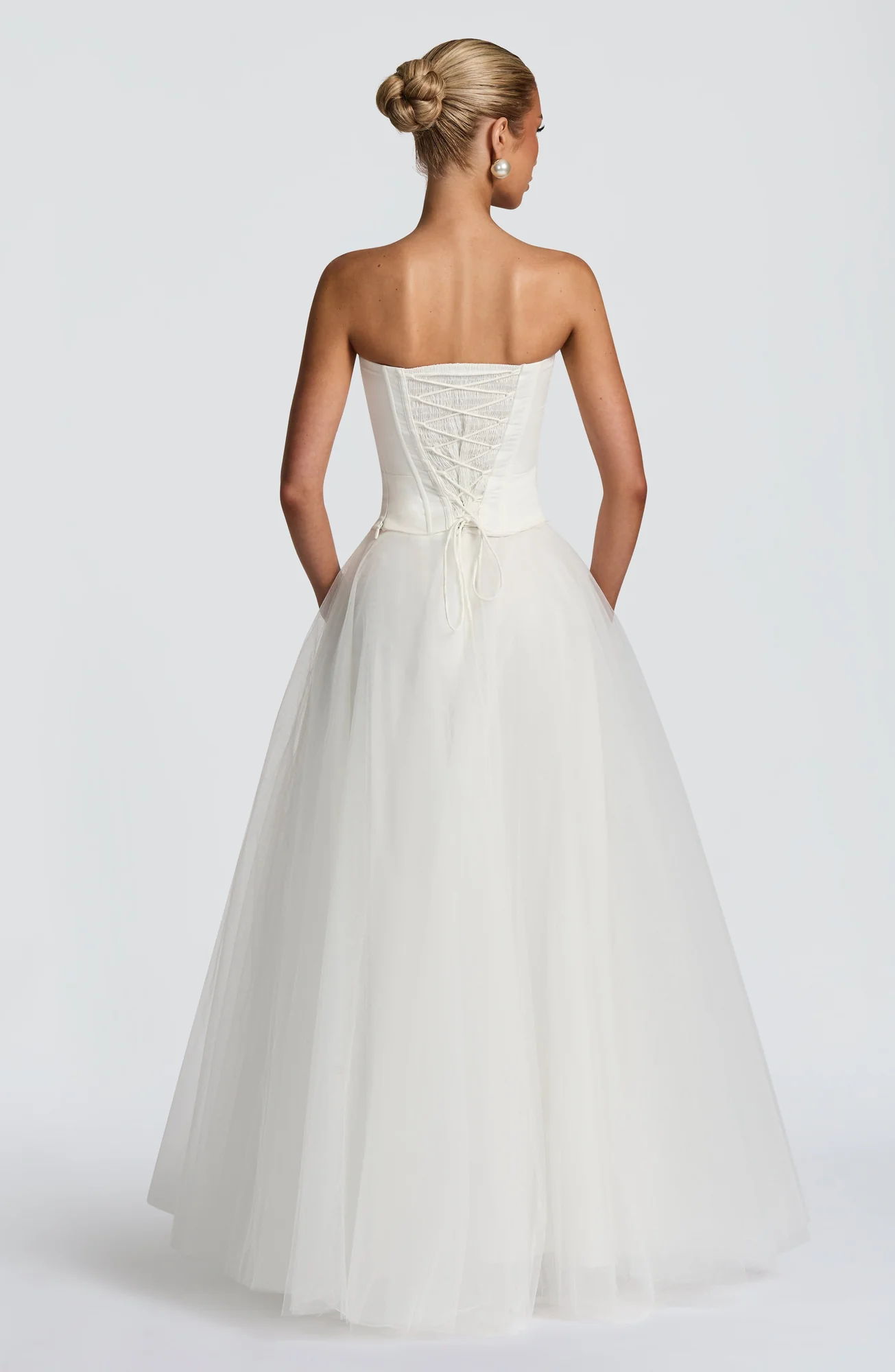 White Tulle Maxi Skirt - Elegant Mid-Rise Silhouette