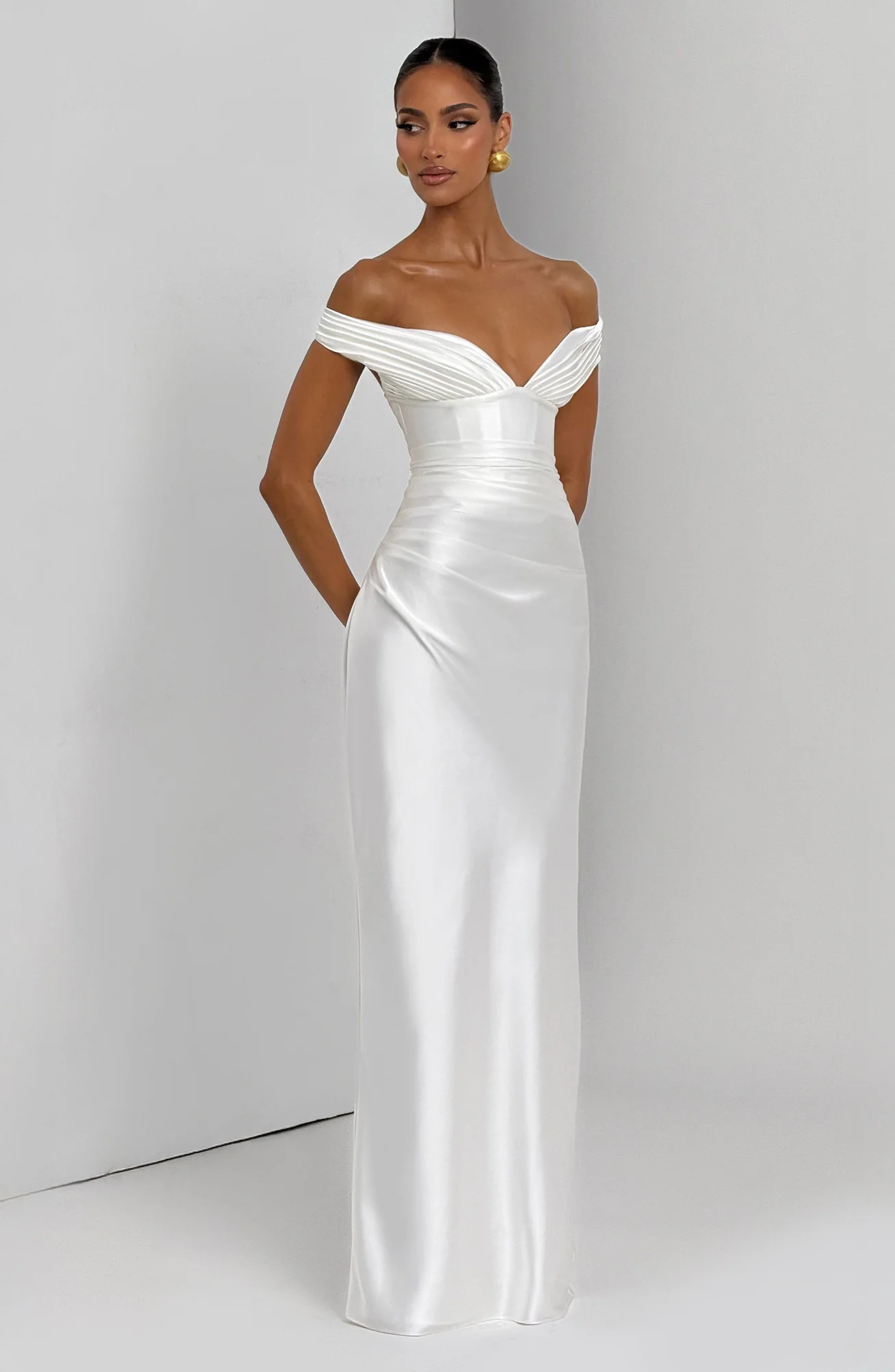Elegant Ivory Maxi Dress with Plunge Bardot Neckline