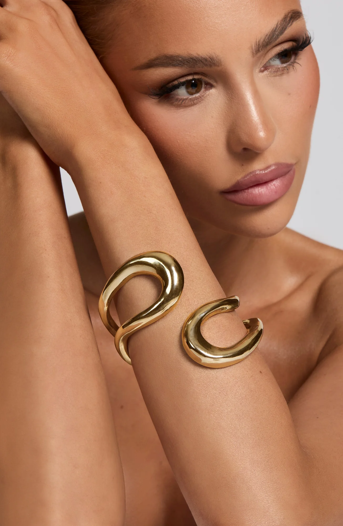 Elegant Gold Nevesta Cuff Bracelet - Sophisticated Accessory