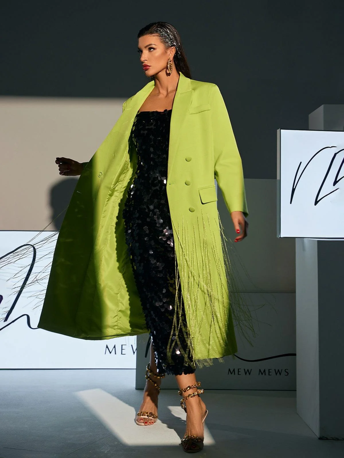 Elegant Crystal Fringe Blazer Coat in Green S Size