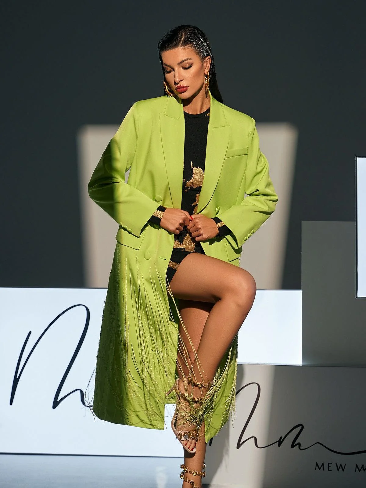 Elegant Crystal Fringe Blazer Coat in Green S Size