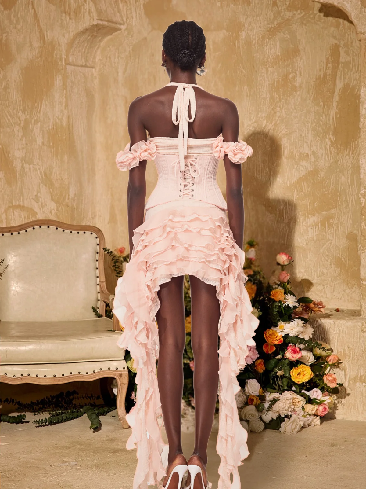 Elegant Halterneck Ruffled Dress - Sophisticated Design