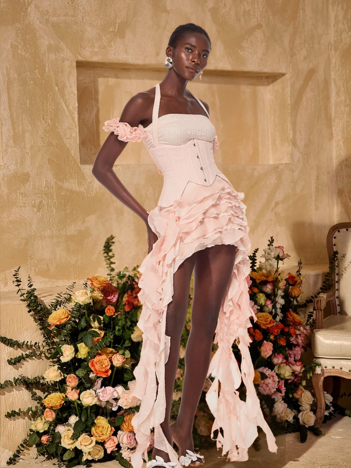 Elegant Halterneck Ruffled Dress - Sophisticated Design