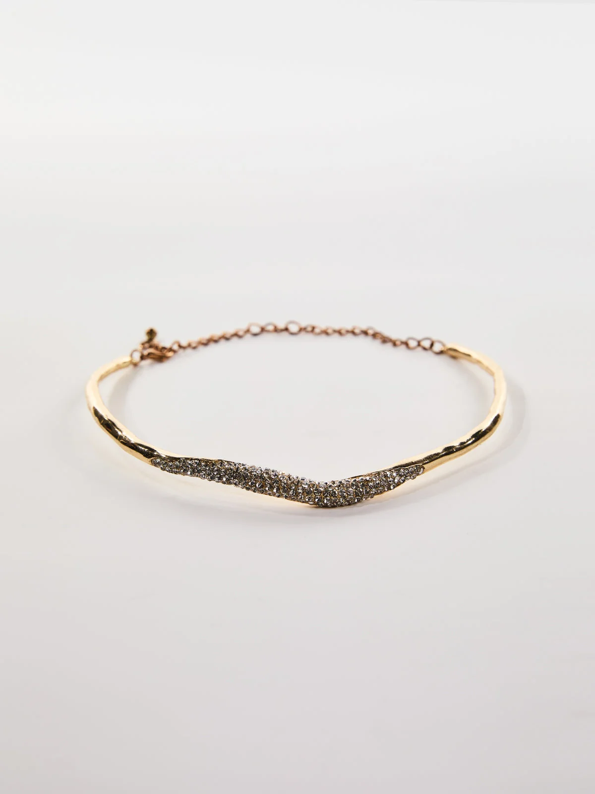 Shimmering Rhinestone Choker Necklace - Elegant Statement Piece