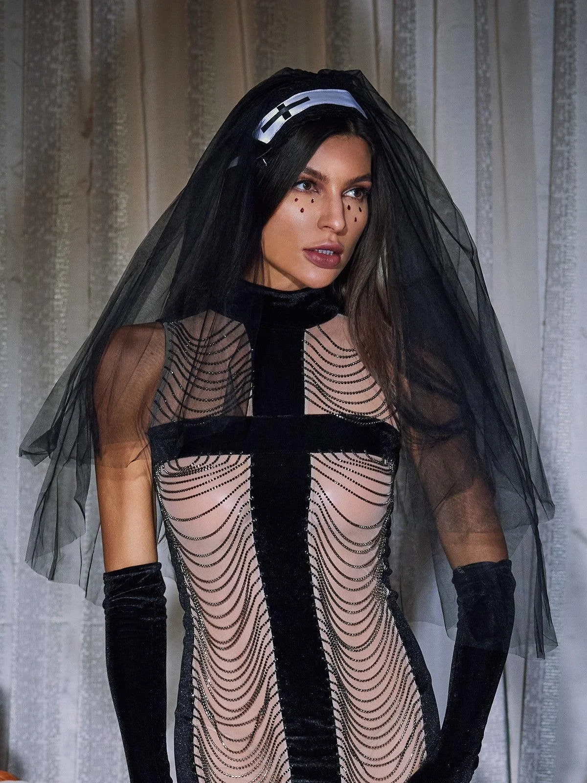 Elegant Lace Cross Veil Headband for Formal Occasions