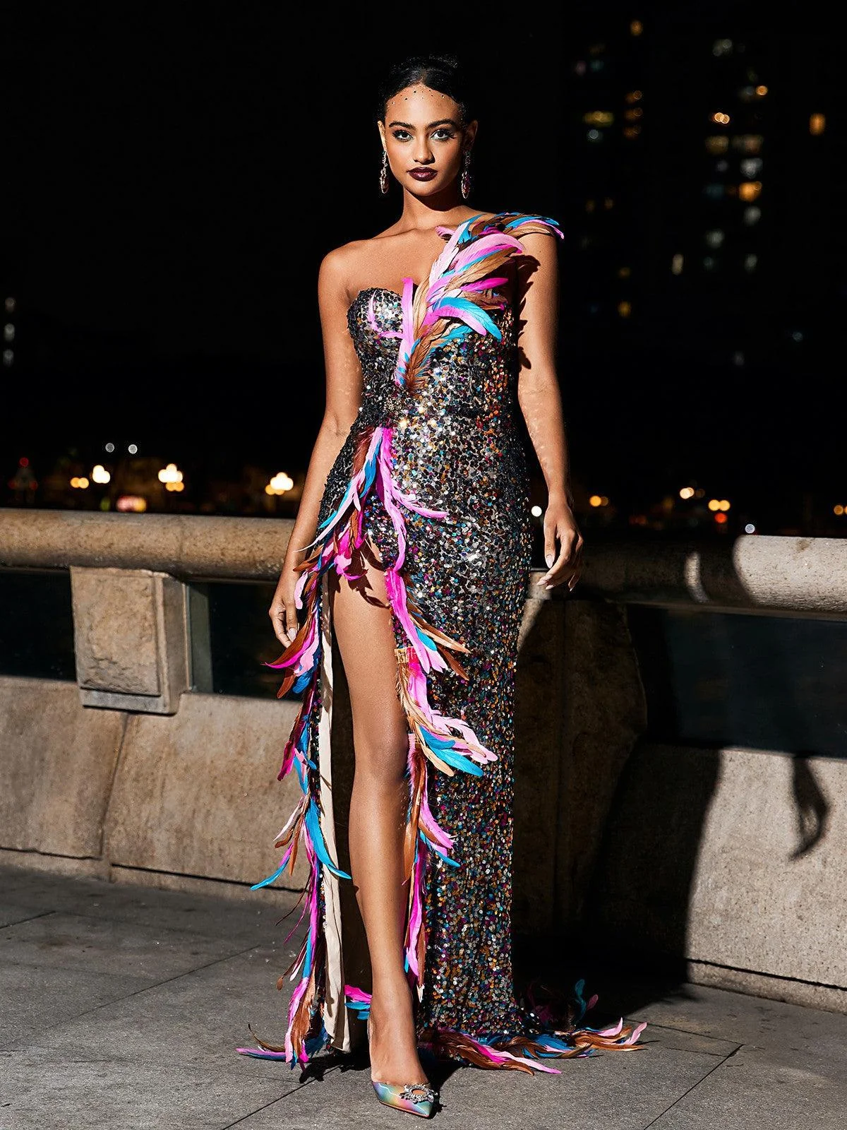 Feather Sequin Strapless Maxi Dress - Glamorous & Elegant Design