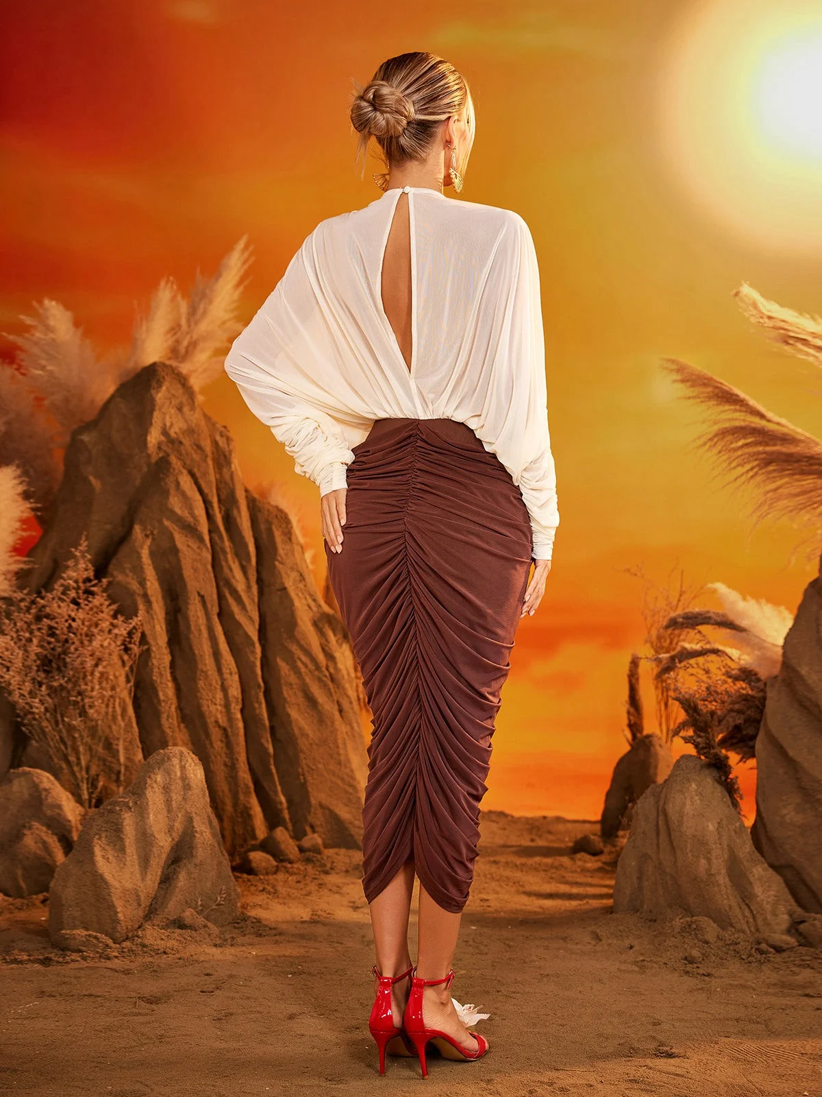 Floral Ruched V-Neck Midi Dress - Elegant & Chic Style