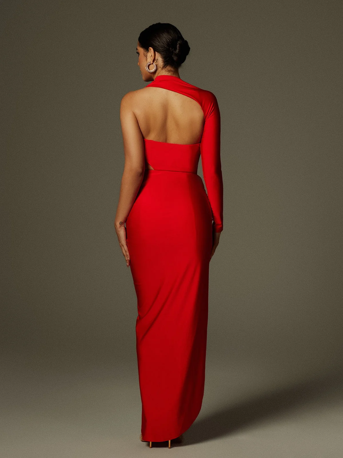Elegant One-Shoulder Maxi Dress with Cutout Detailing