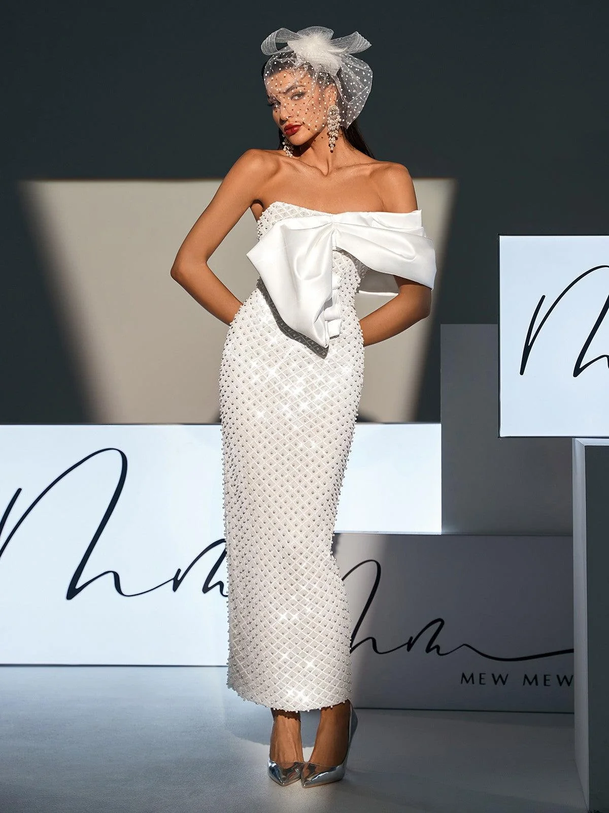 Elegant Strapless Bow Pearl Maxi Dress - White