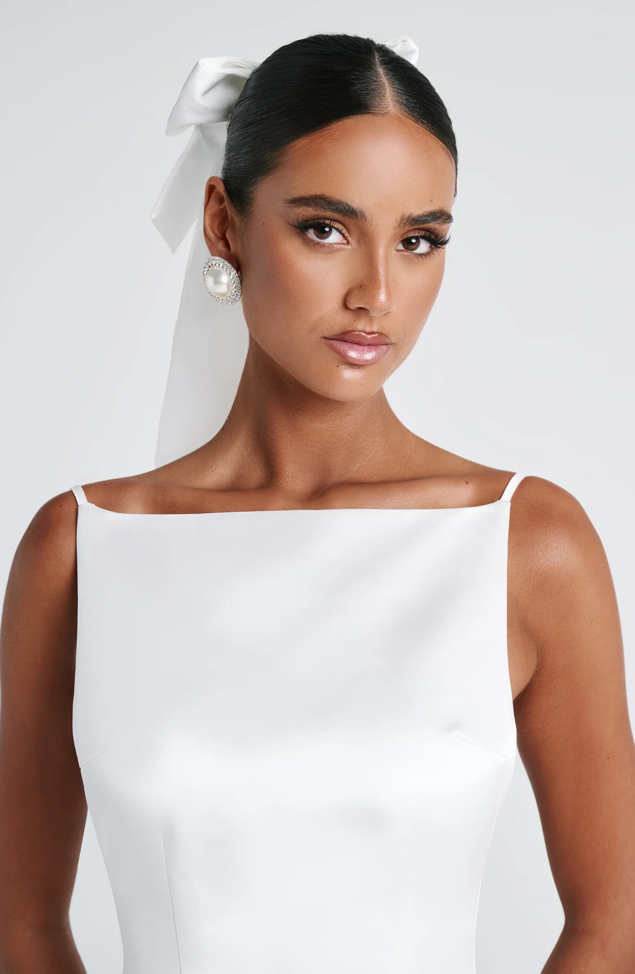 Ivory Satin Bridal Hair Bow with Tulle Veil