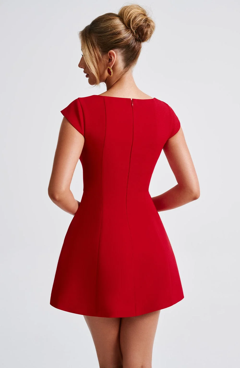 Red Crepe Bubblehem Mini Dress - Chic Waist-Cinching Design