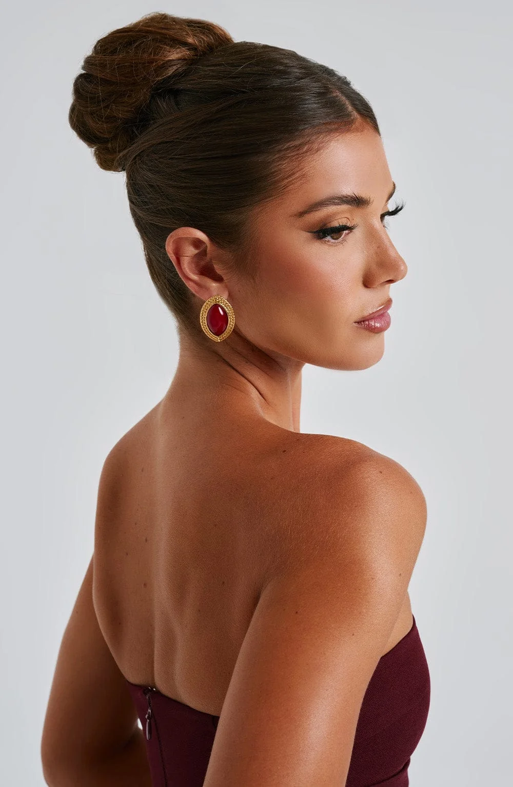 Red/Gold Ellipse Shaped Stud Earrings - Elegant Metal & Resin Design