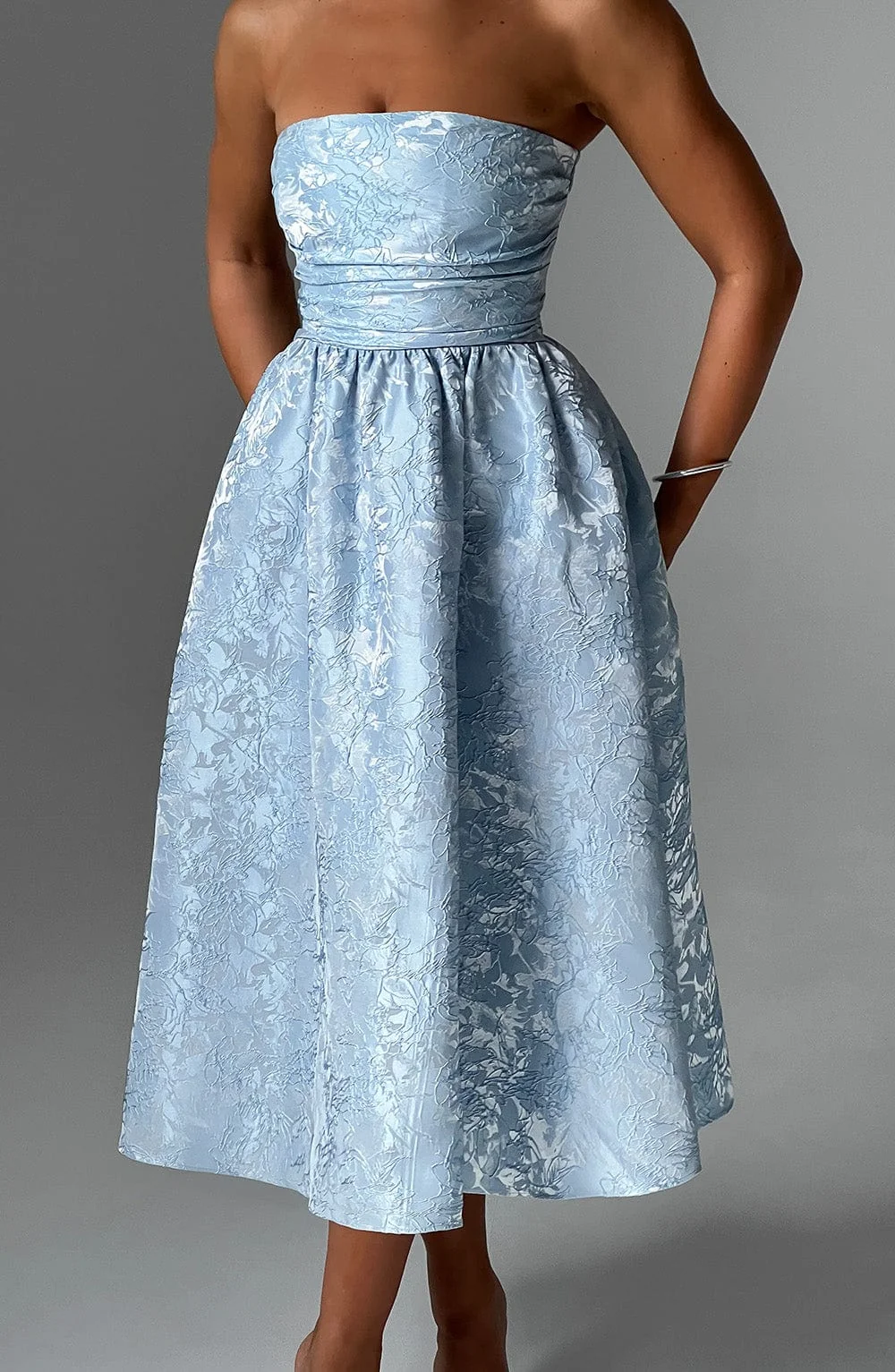 Blue Floral Jacquard Midi Dress for Elegant Events