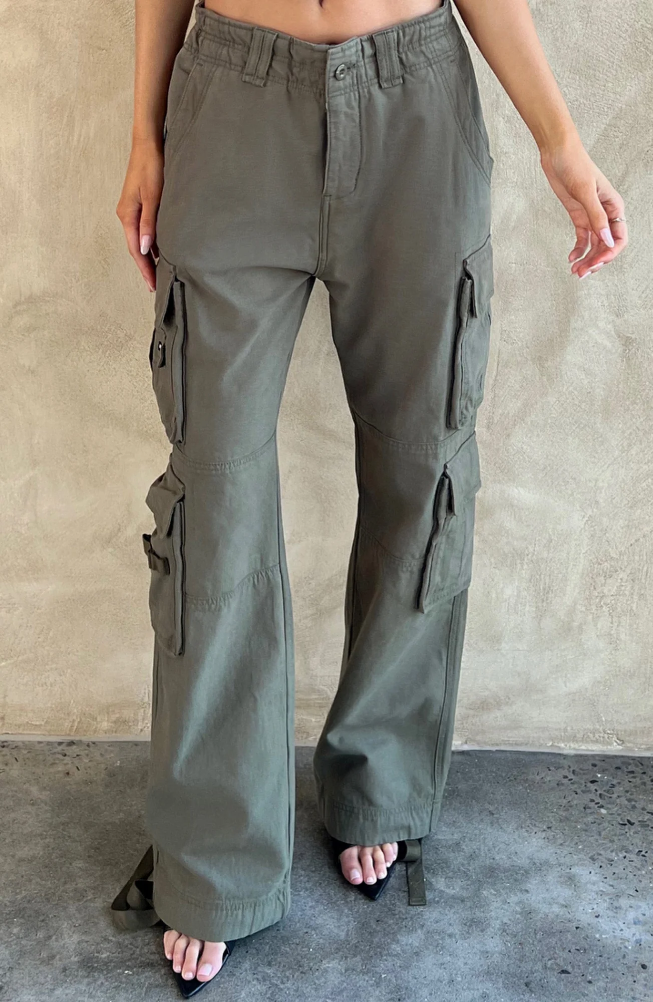 Khaki Cargo Pants - Oversized Fit & Wide Leg Styling