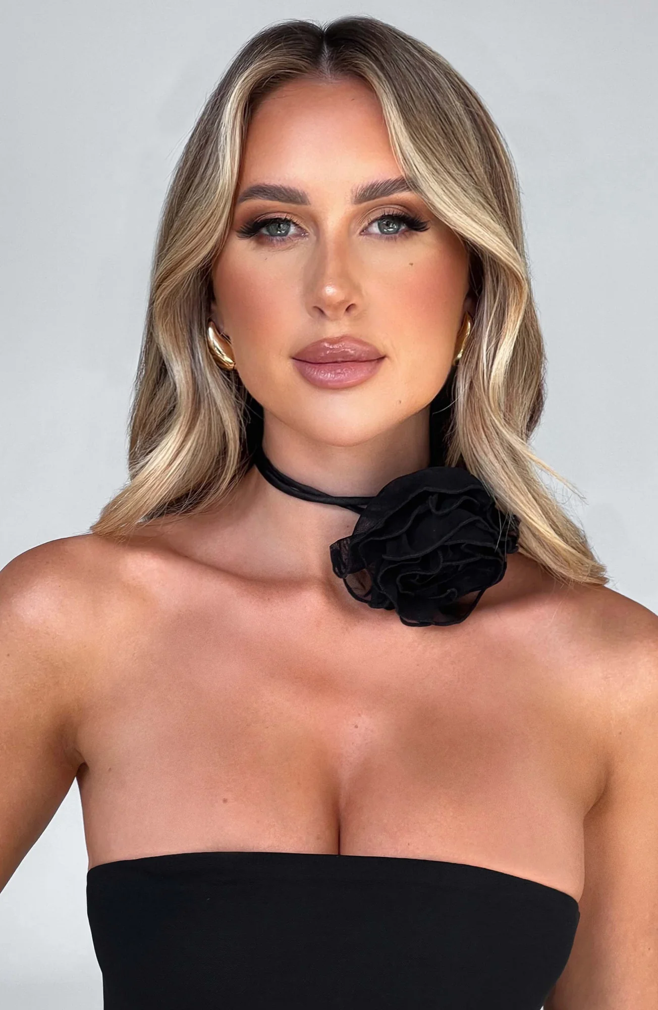 Feminine Floral Neck Tie in Elegant Black - Accessories