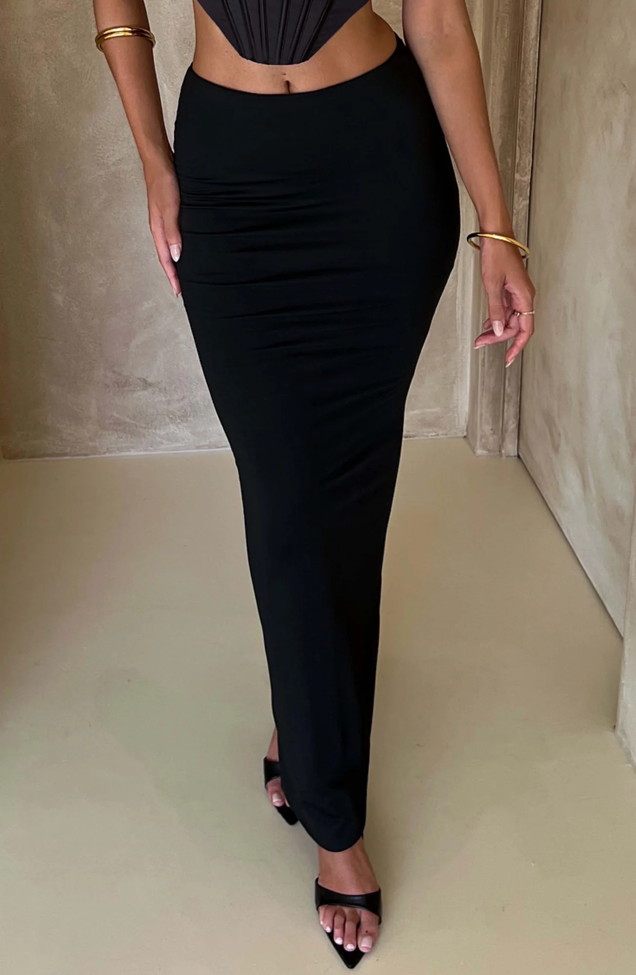 Black Figure-Hugging Maxi Skirt for Women