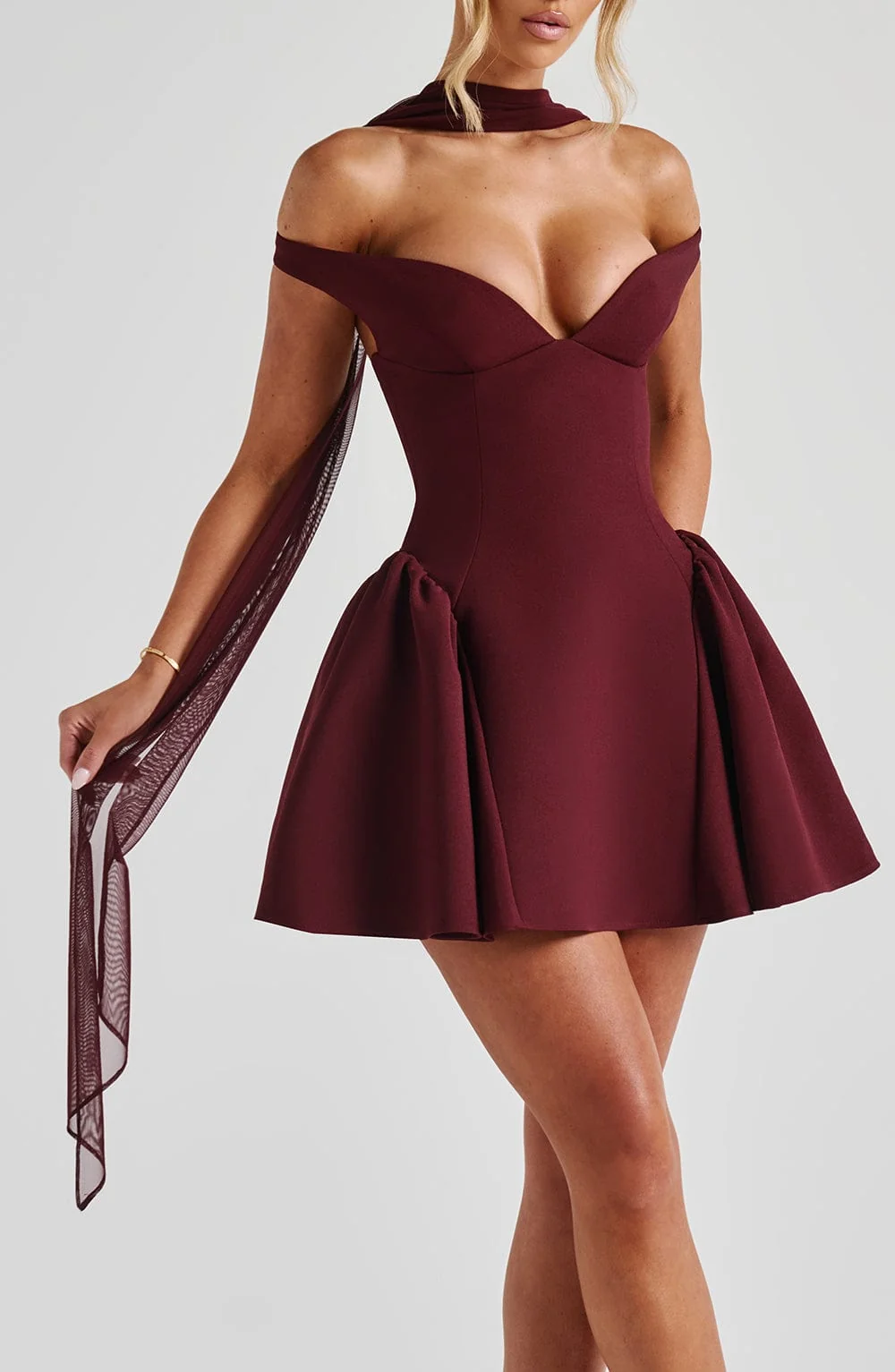 Elegant Cherry Lacquer Stretch Mesh Scarf