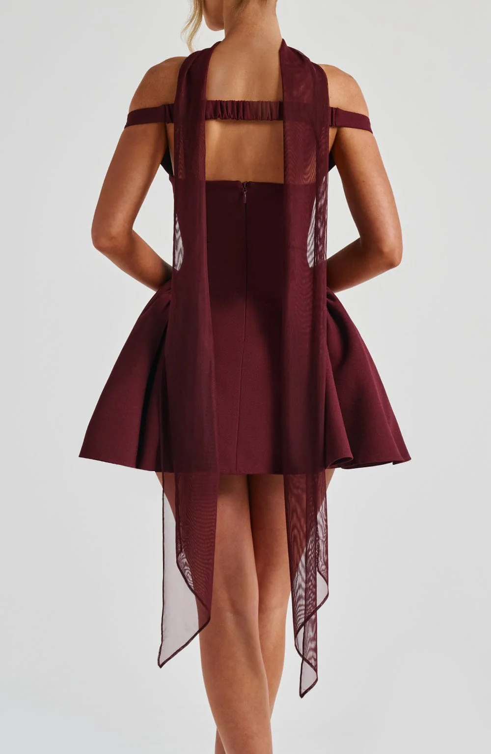 Elegant Cherry Lacquer Stretch Mesh Scarf