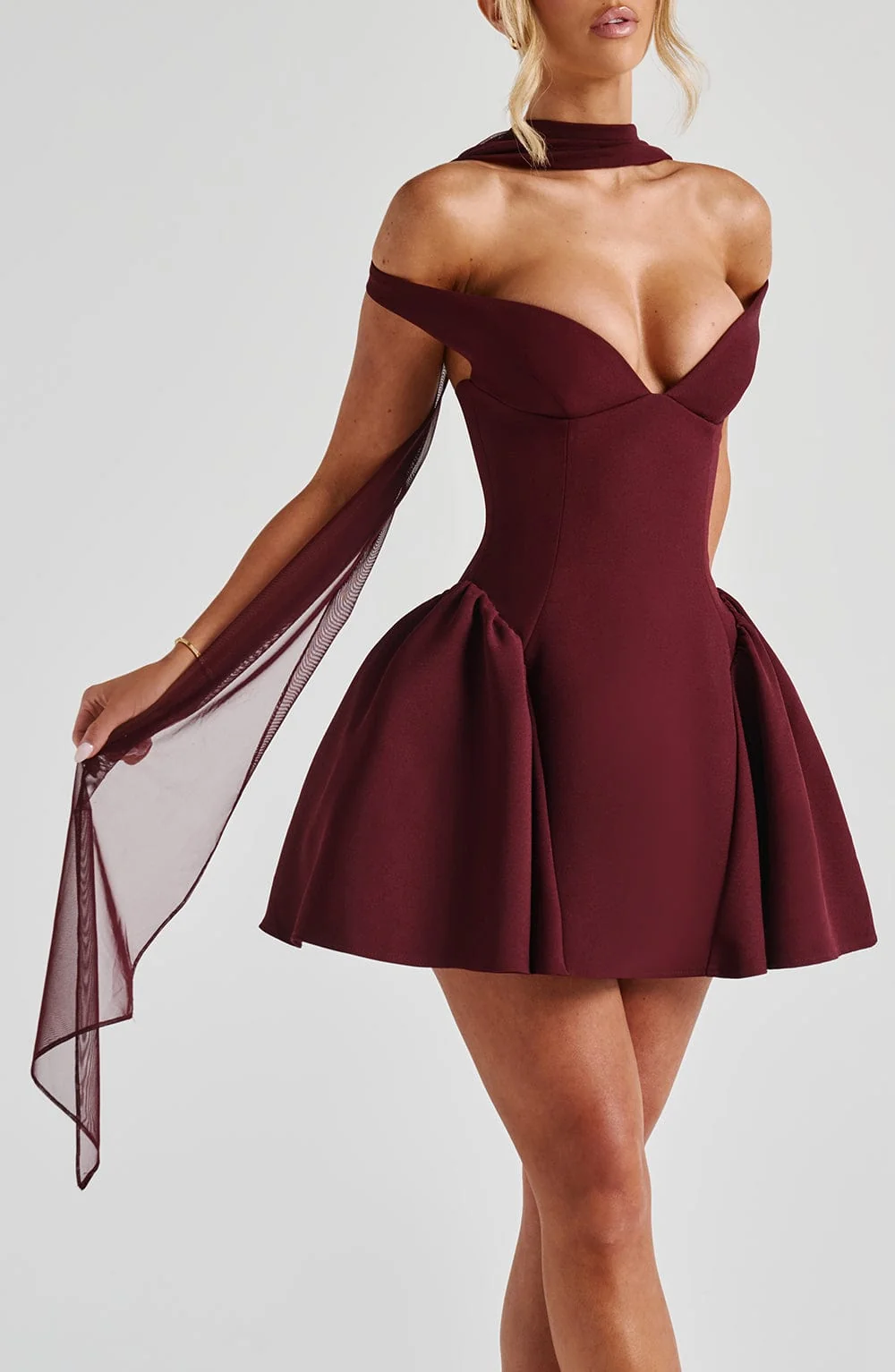 Elegant Cherry Lacquer Stretch Mesh Scarf