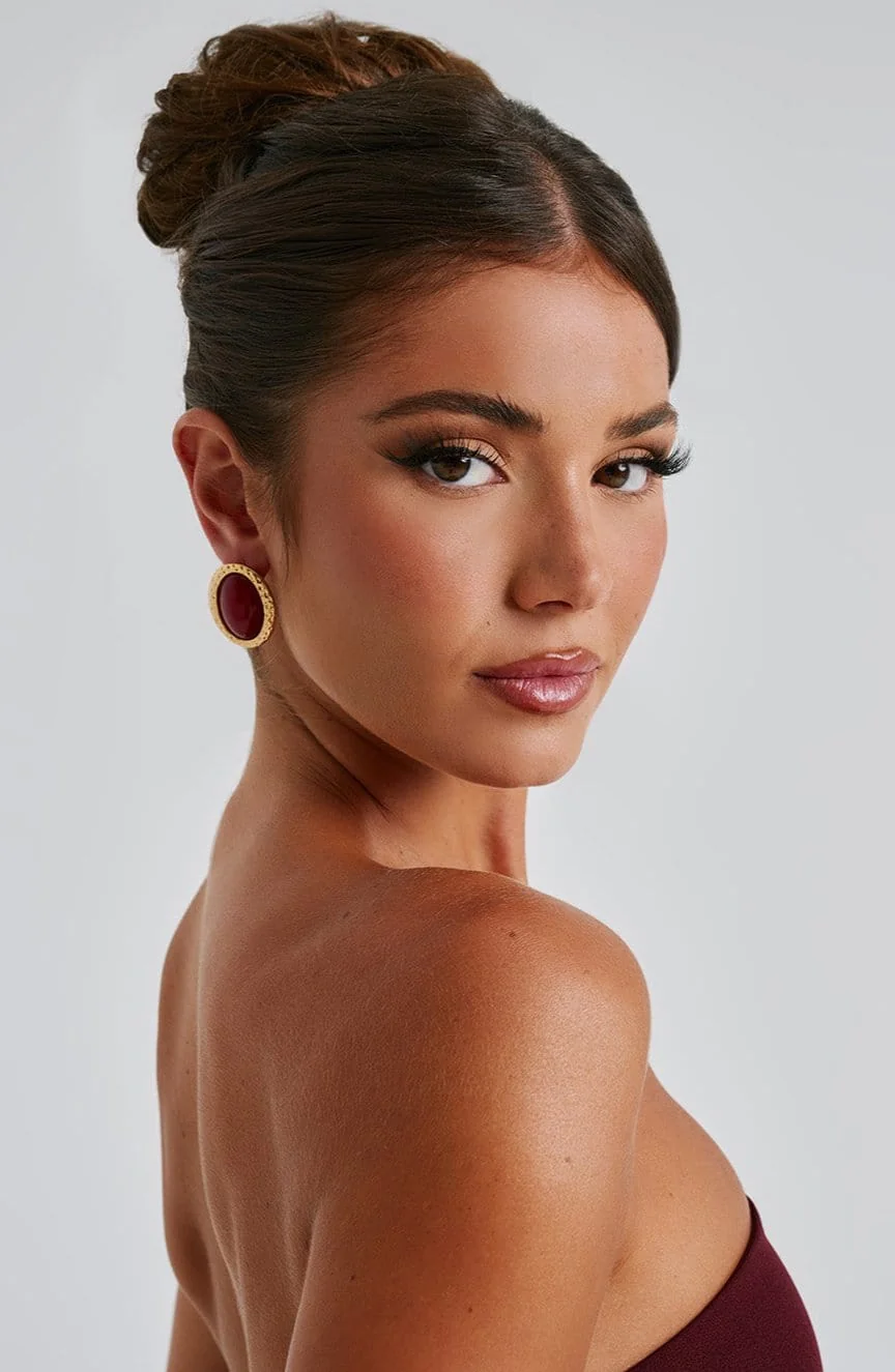 Red/Gold Oval Stud Earrings - Elegant Metal & Resin Jewelry