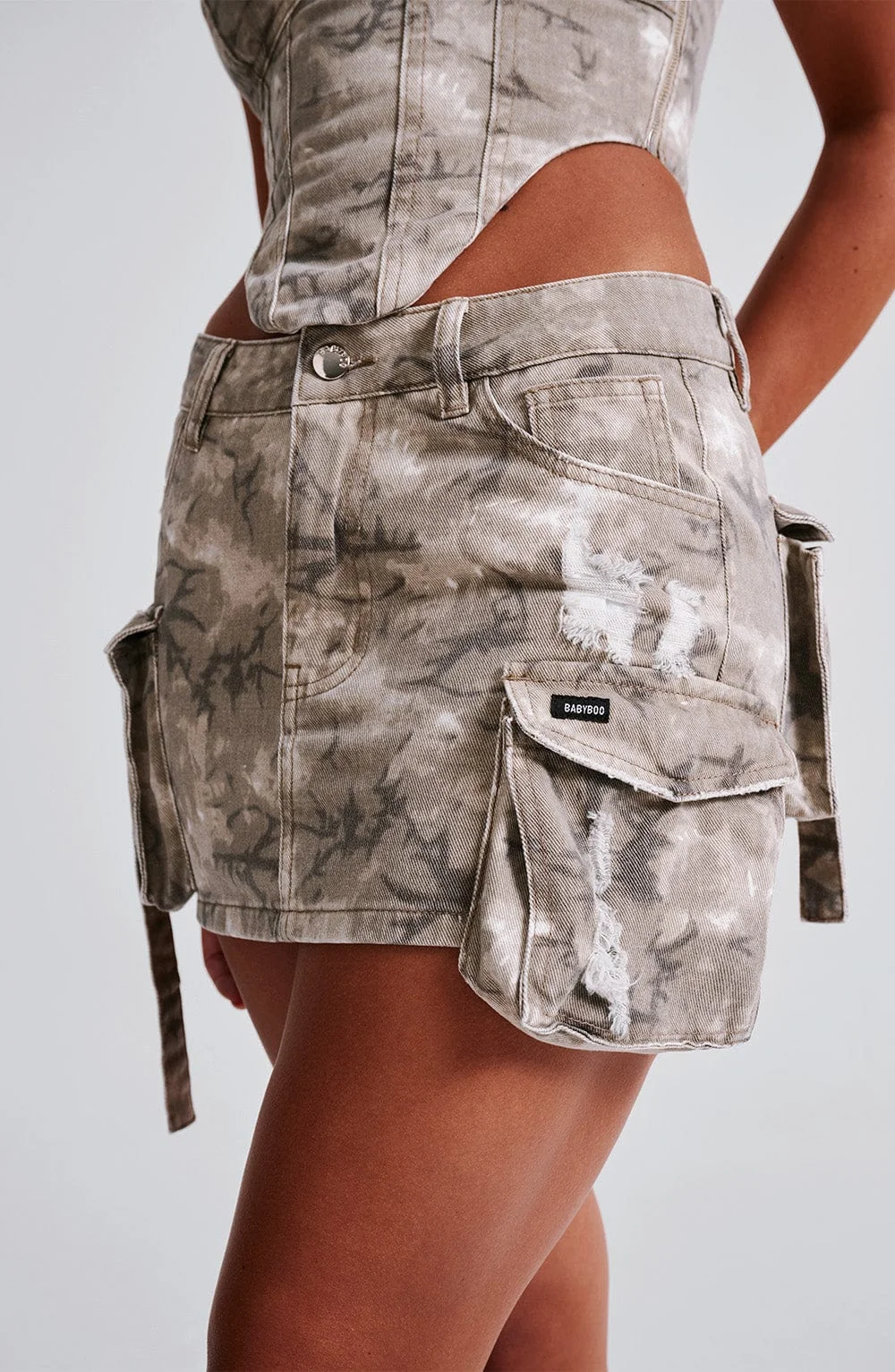 Camo Print Cargo Mini Skirt - Trendy 00s Style