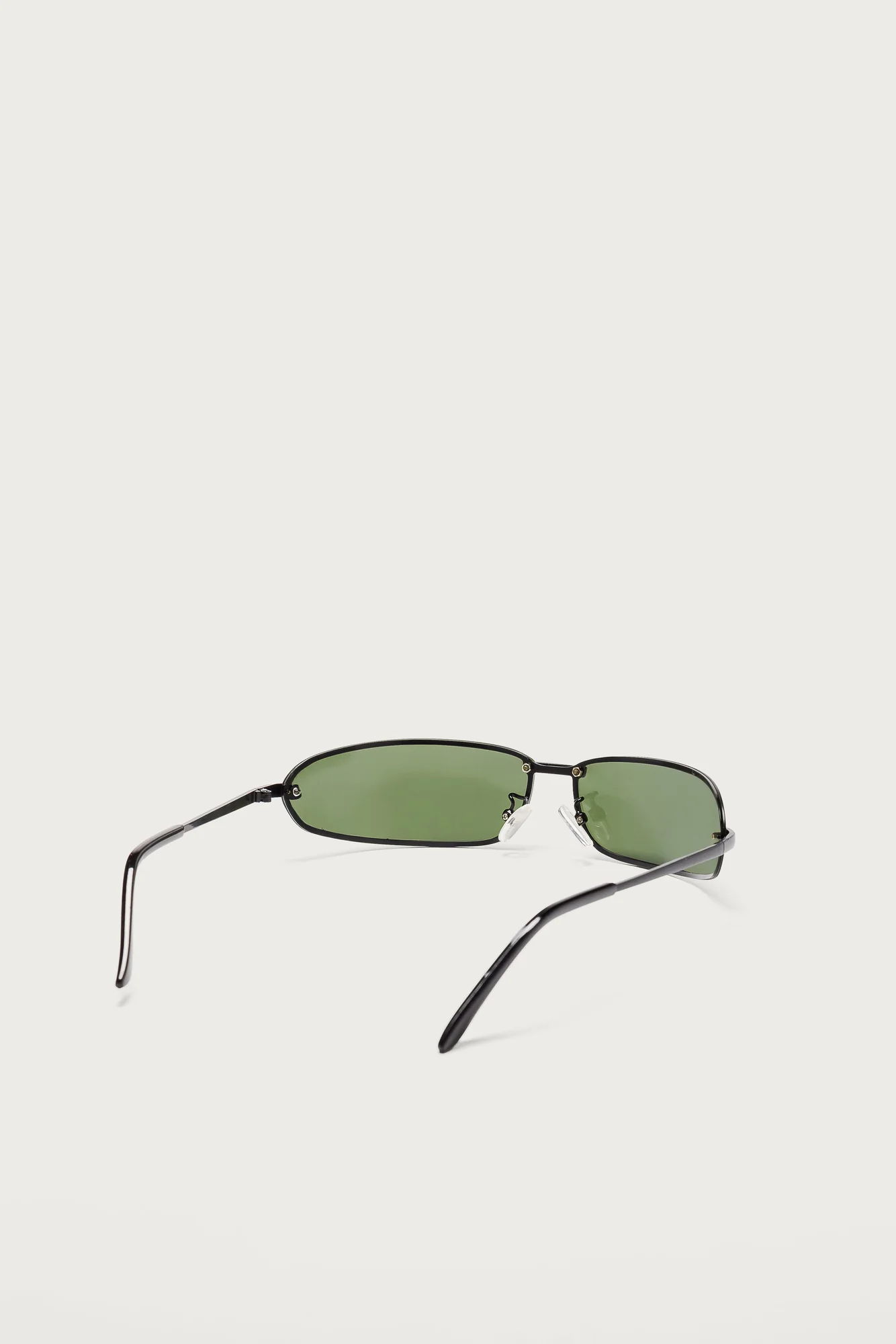 Oval Frame Black Sunglasses with UV Protection