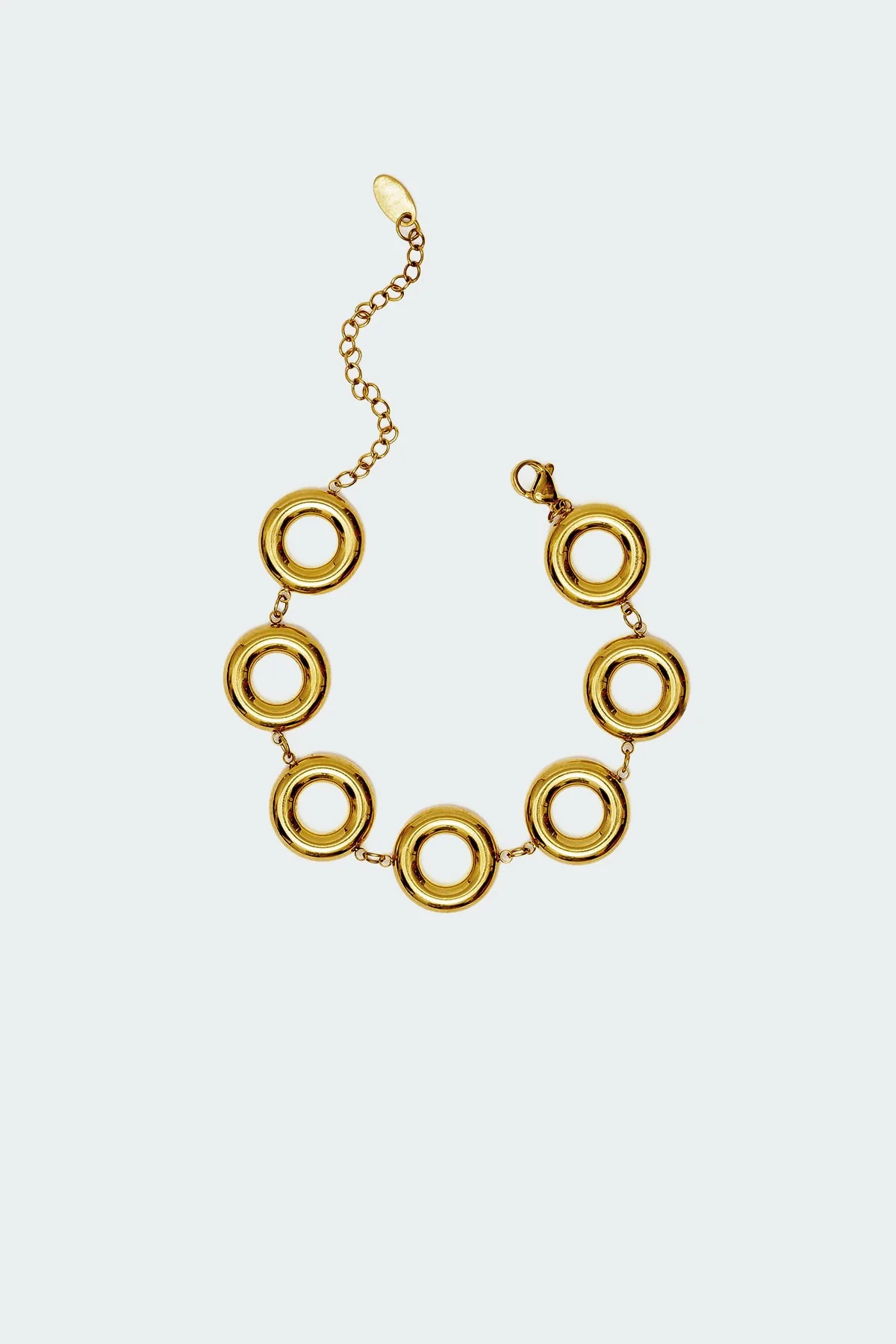 Gold Circle Bracelet Connected - Elegant and Timeless Design