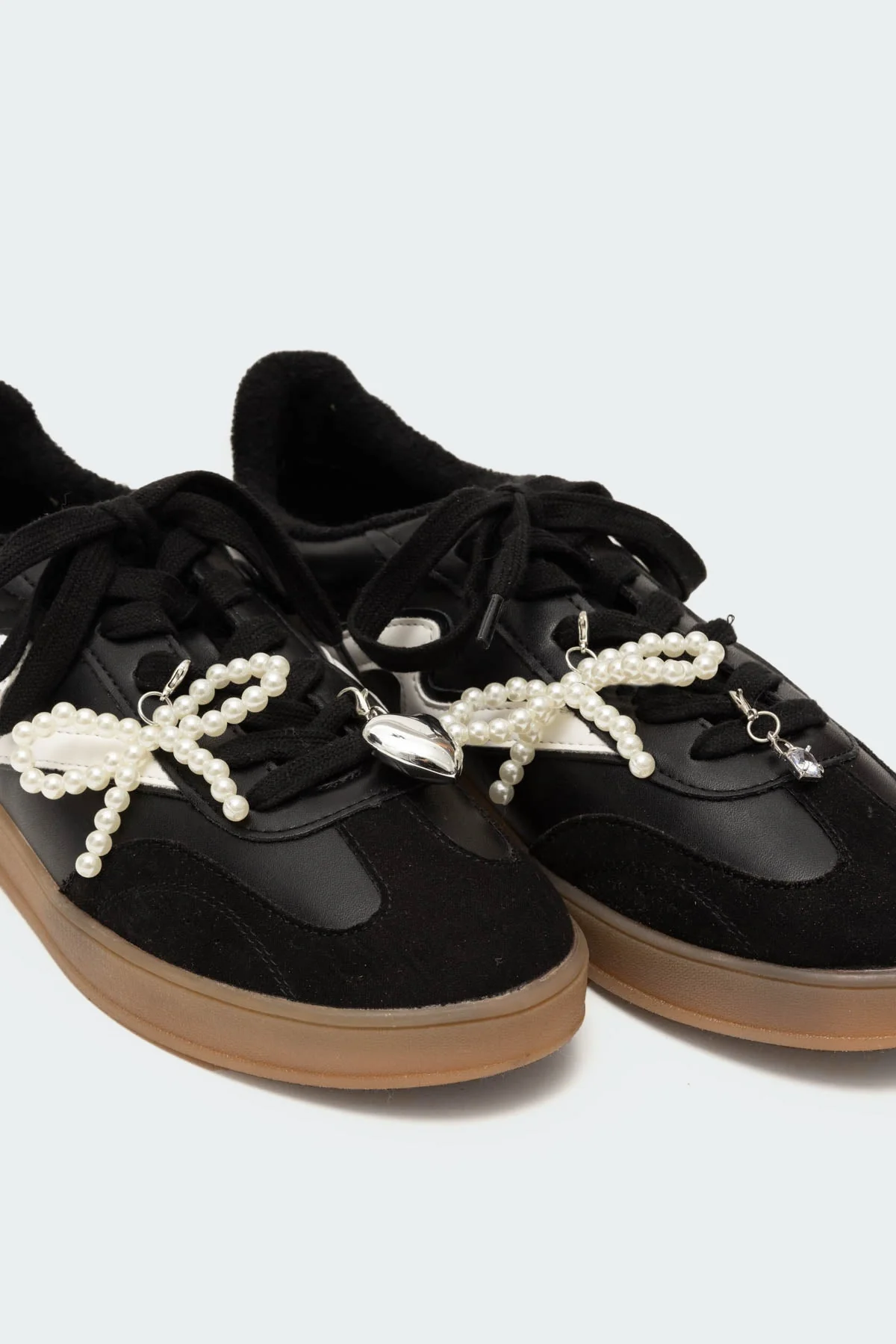 Pearl Bow Shoe Charm Set - Silver Tone Metal Accessories