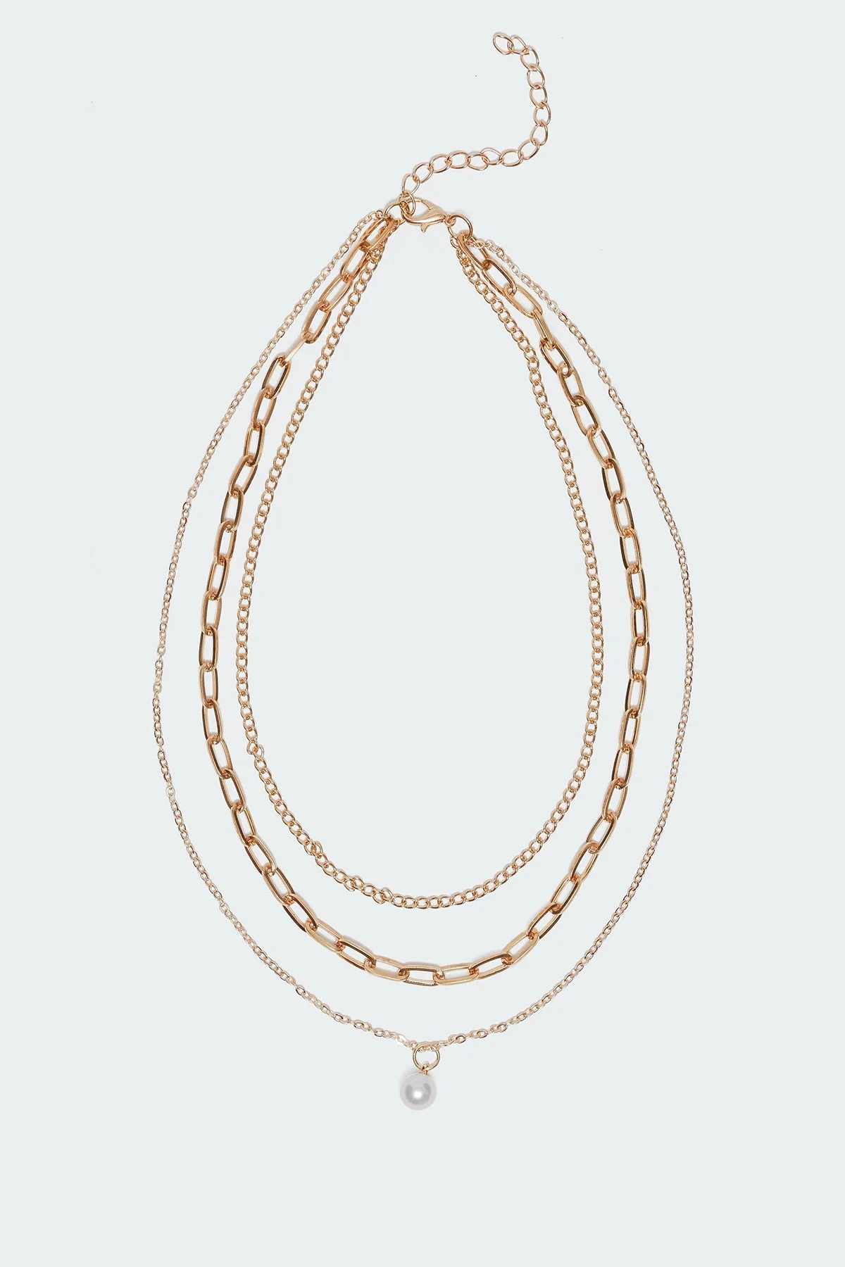 Luxurious Pearl Necklace Set in Gold Tone Metal