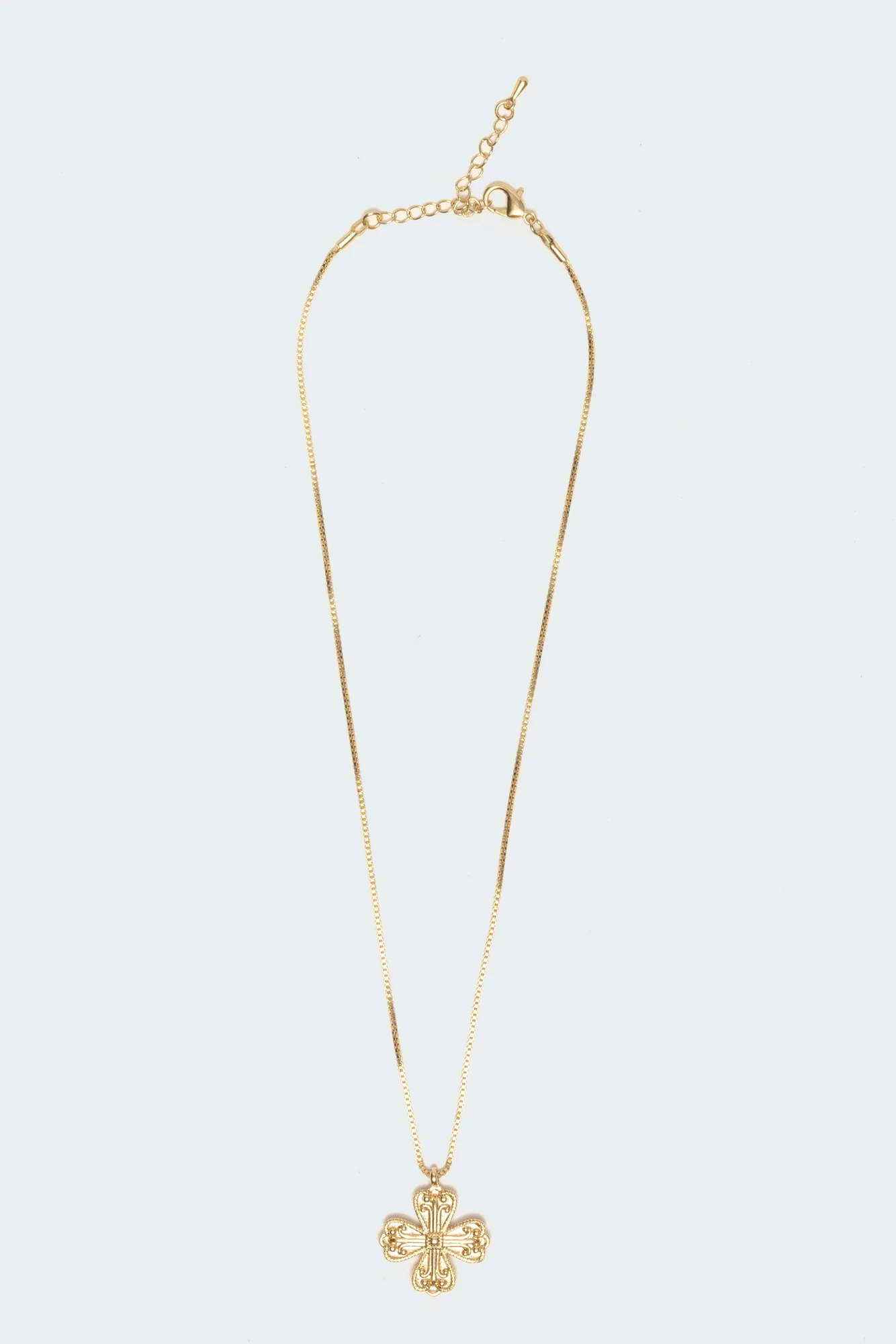 Vintage Clover Pendant Necklace in Gold Tone