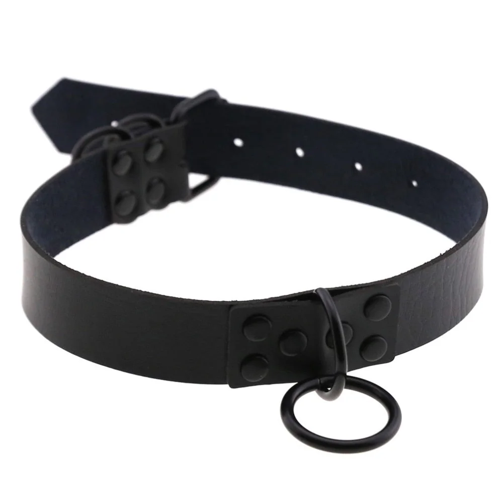 Chic Bumper Choker & Leash Set in Black Faux Leather