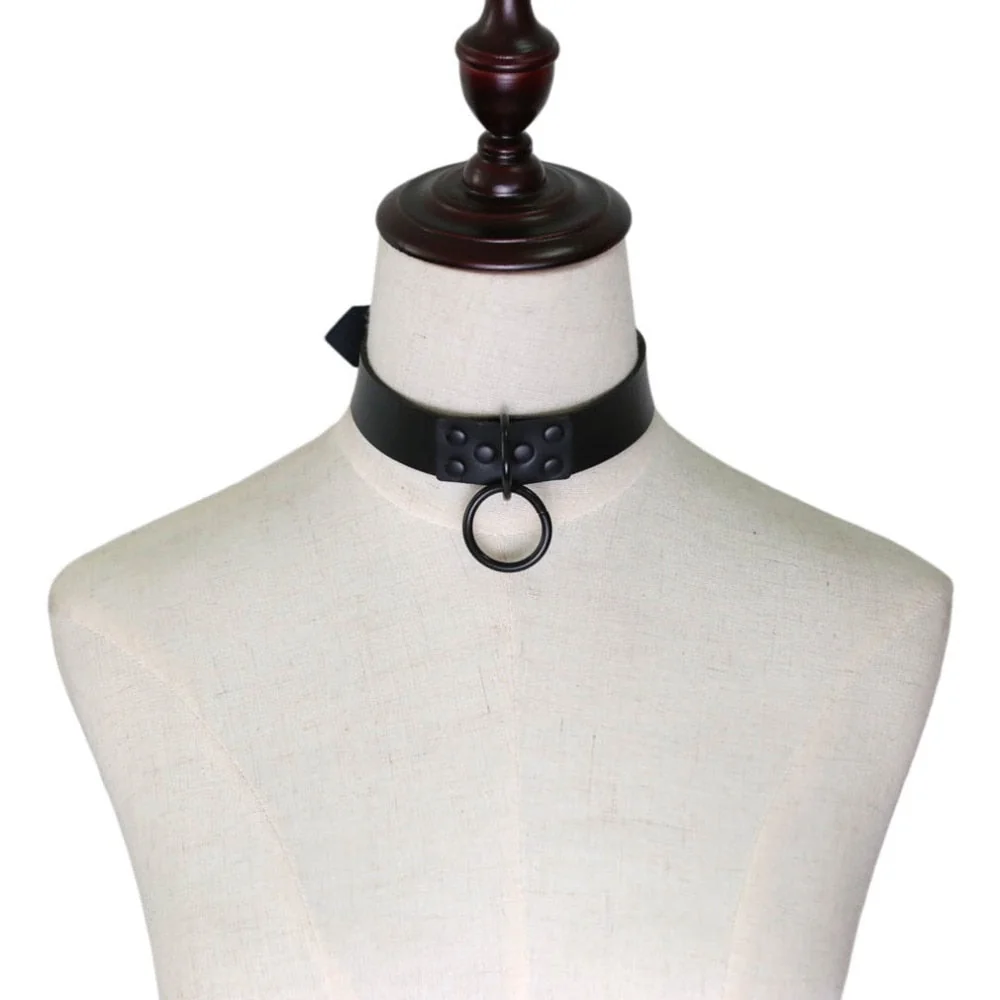 Chic Bumper Choker & Leash Set in Black Faux Leather
