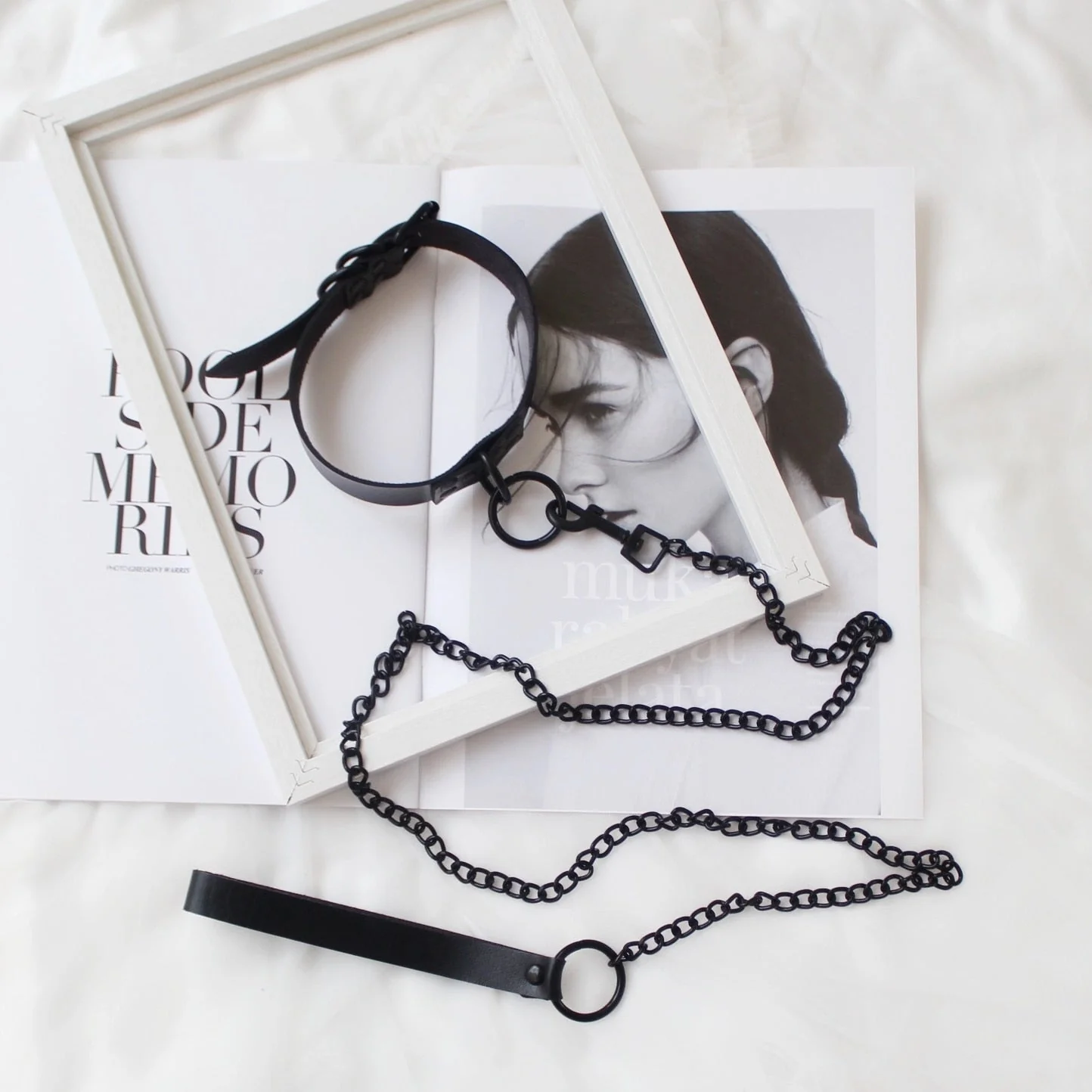 Chic Bumper Choker & Leash Set in Black Faux Leather