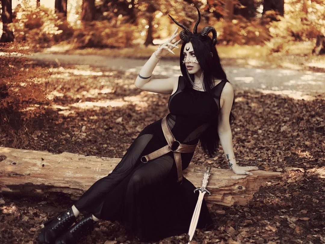 Gothic Cosplay Horn Headband - Black Stylish Horns