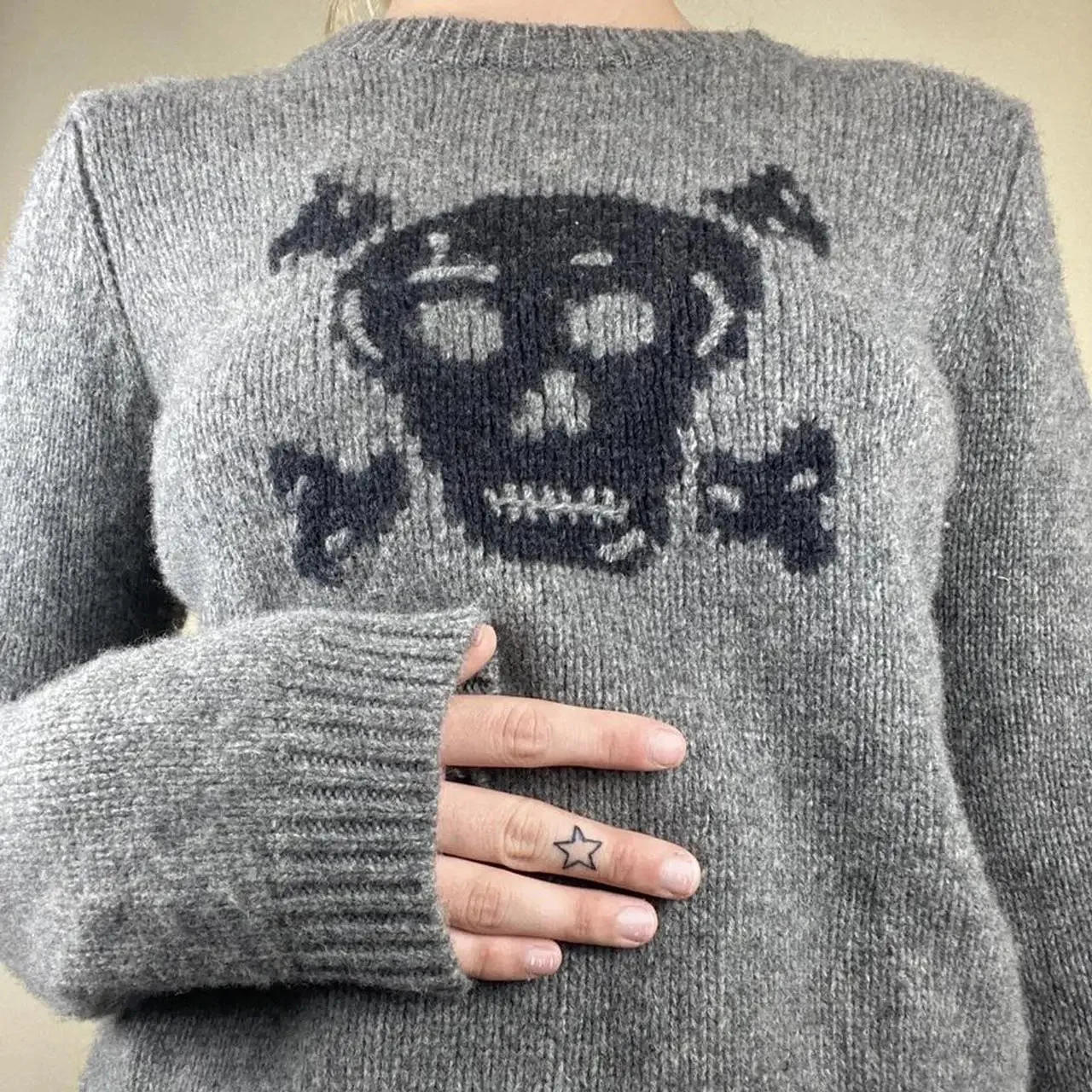 Premium Skull Print Sweater in Black Cotton-Polyester Blend