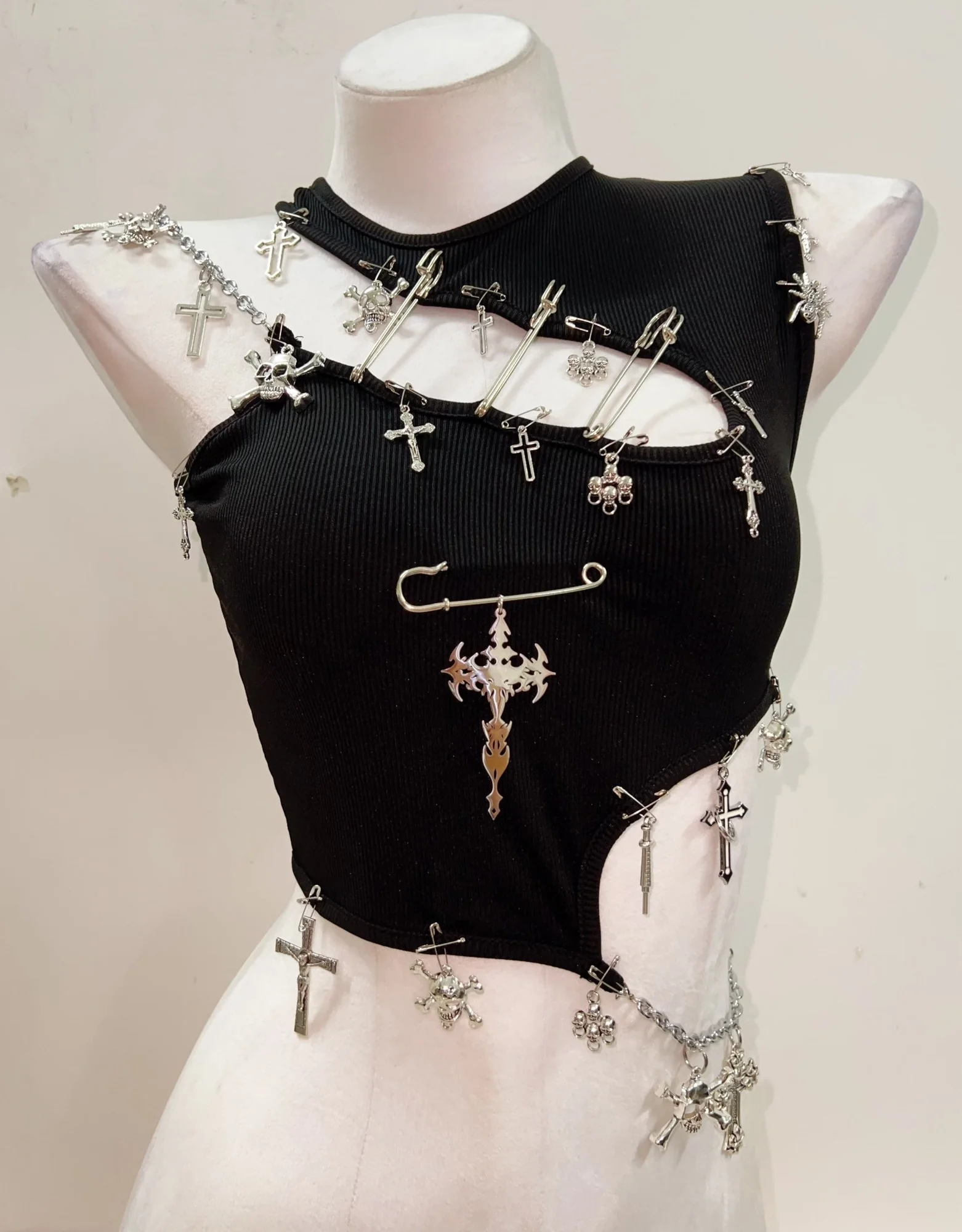 Gothic Style Cotton Polyester Blend Tank Top for Women