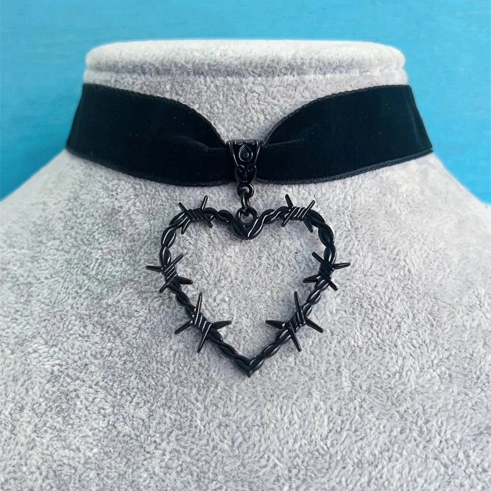 Chic Black Velvet Vintage Necklace for Women