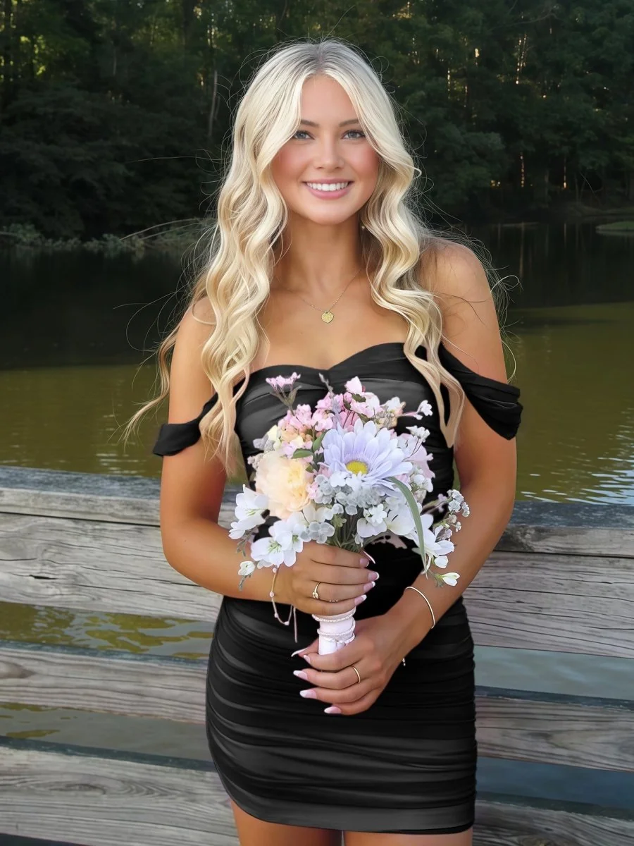 Elegant Black Off-the-Shoulder Tulle Bodycon Homecoming Dress
