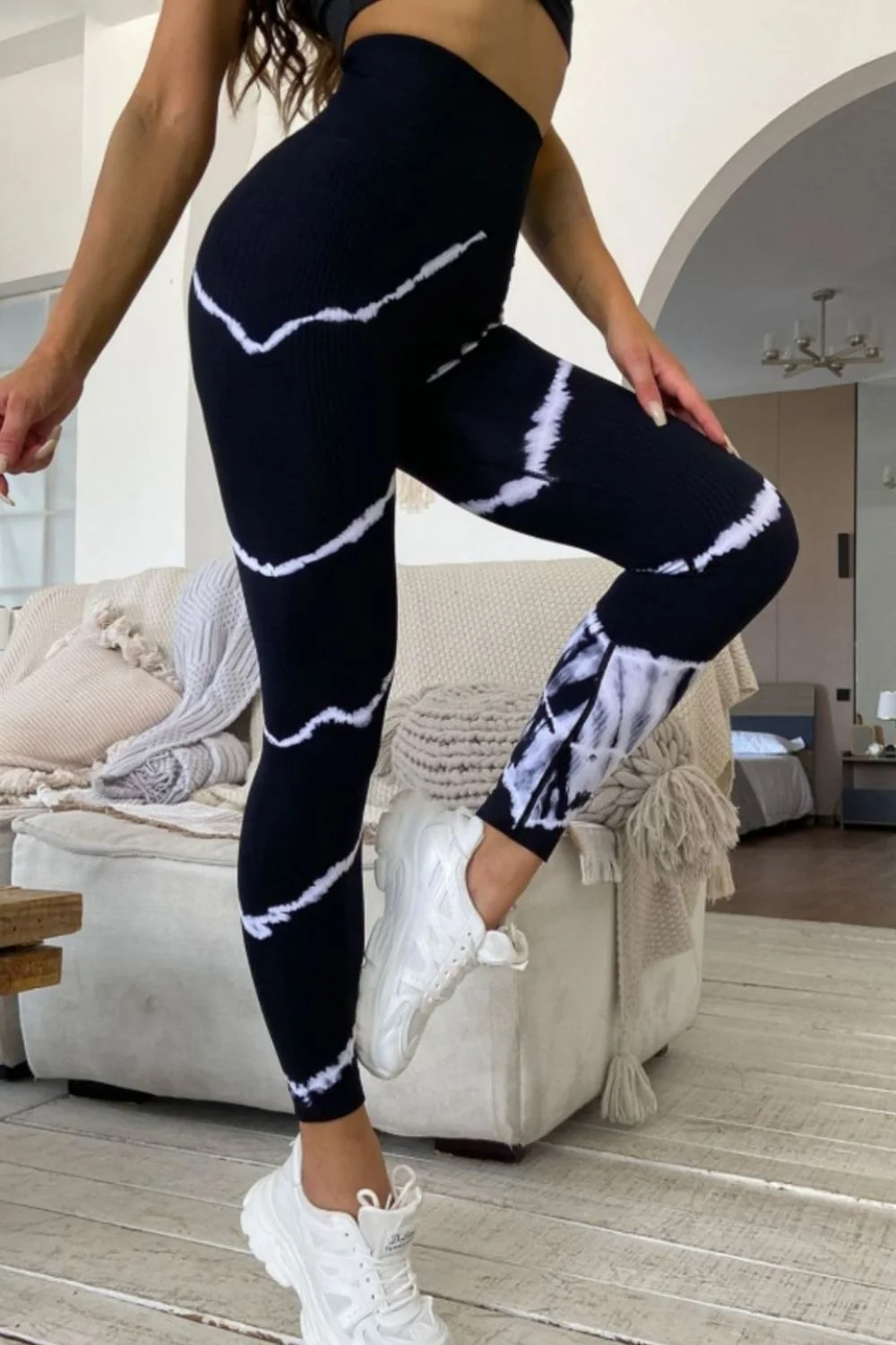 Black High Waist Sporty Leggings for Active Women