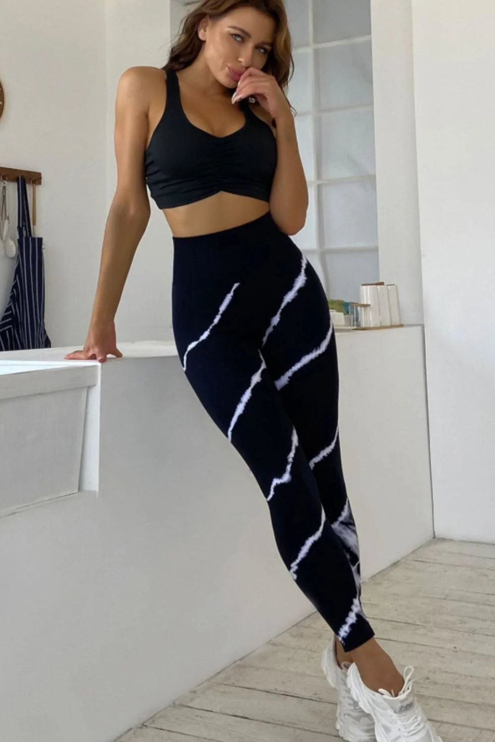 Black High Waist Sporty Leggings for Active Women