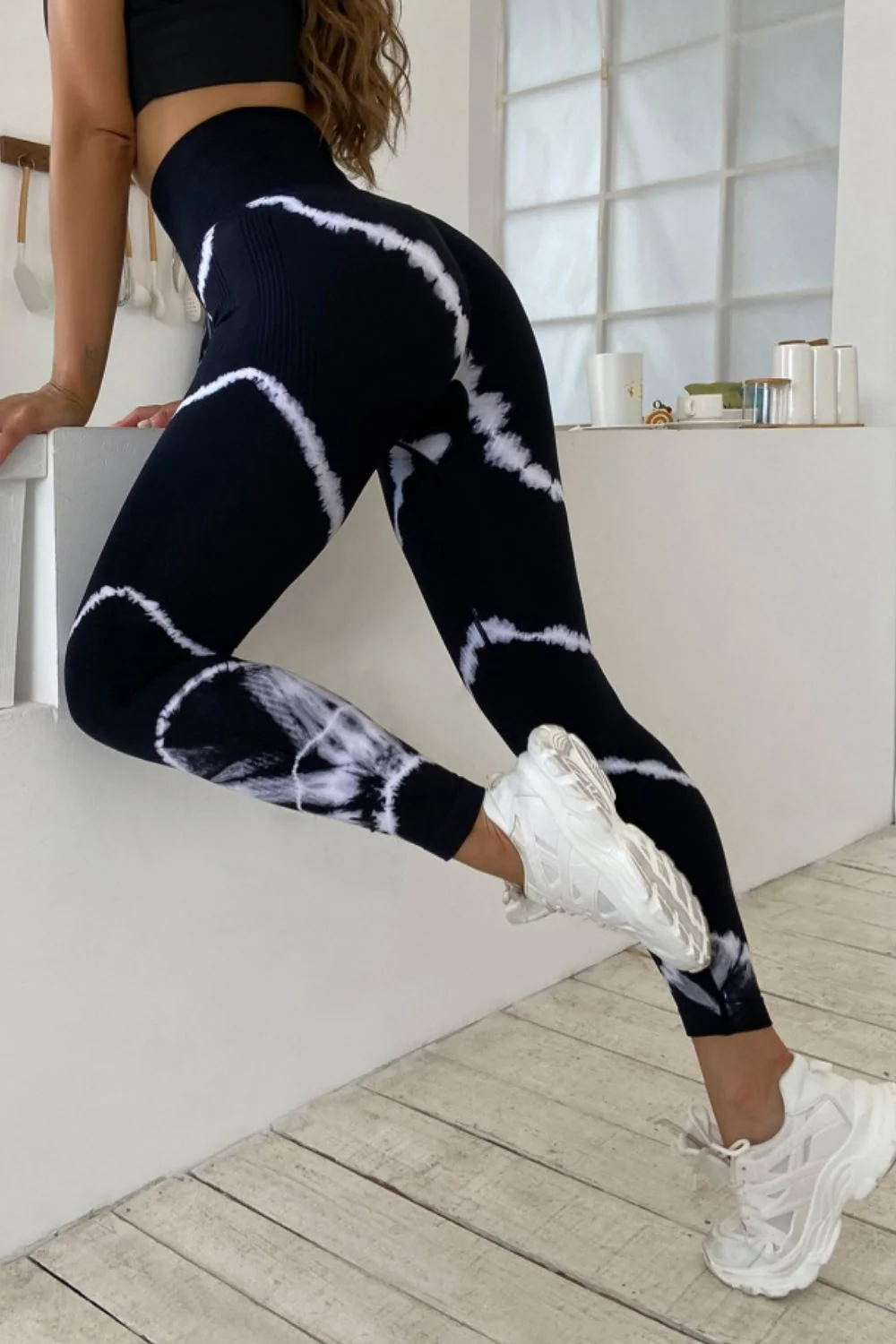 Black High Waist Sporty Leggings for Active Women