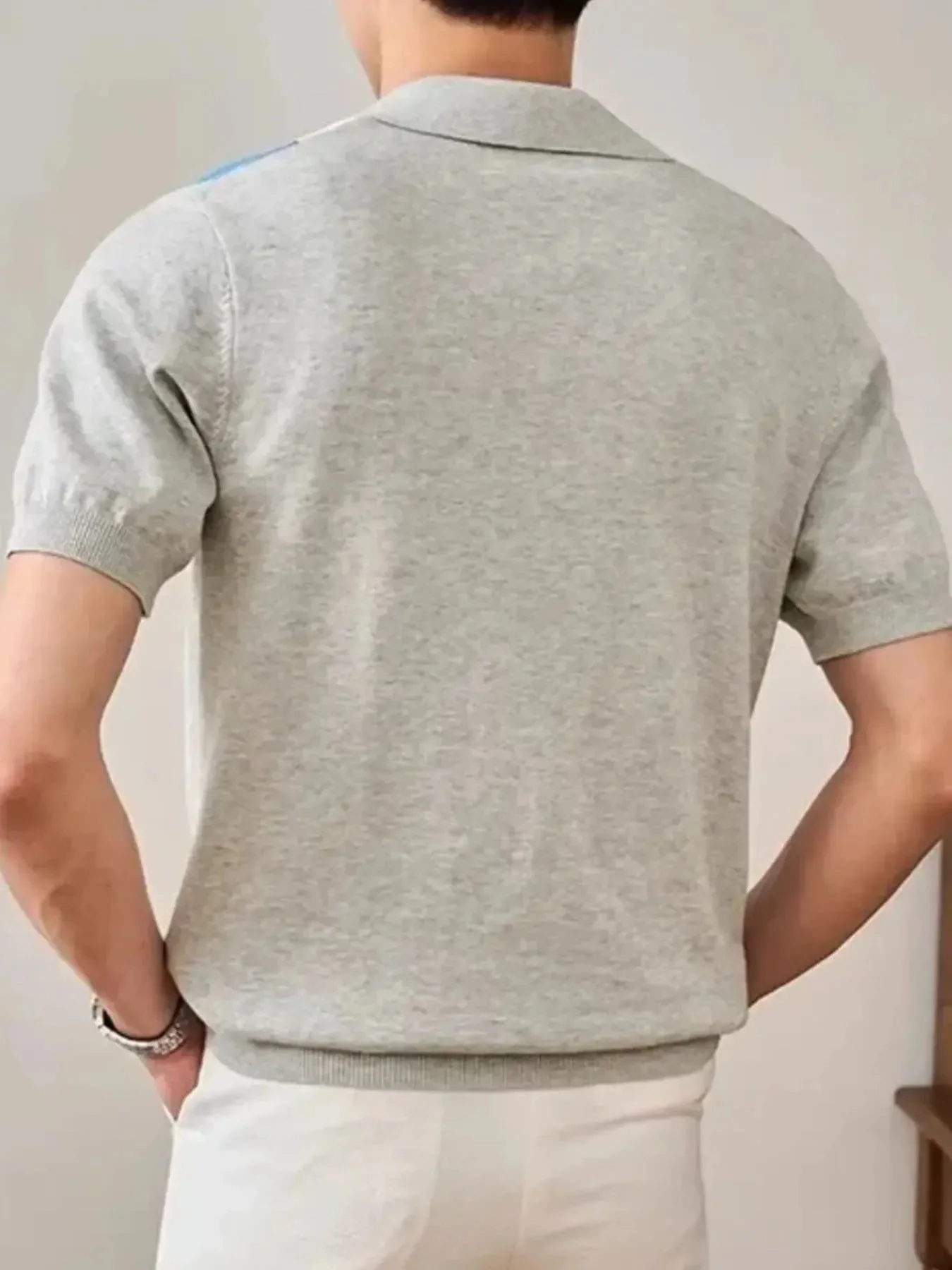 Mens V-Pattern Polo Shirt in Contrast Knit Fabric