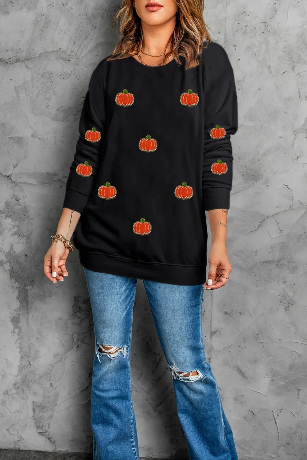 Black Round Neck Sweatshirt for Stylish Fall Looks