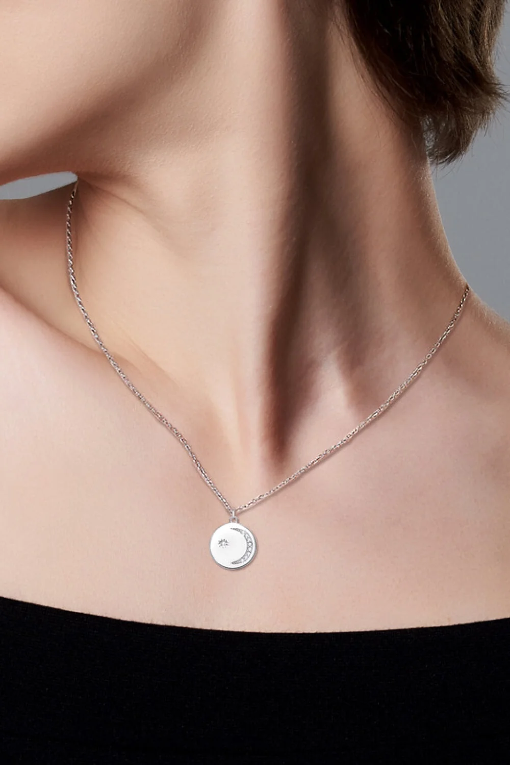 Moissanite Round Pendant Necklace in 18K Gold/Silver Plating